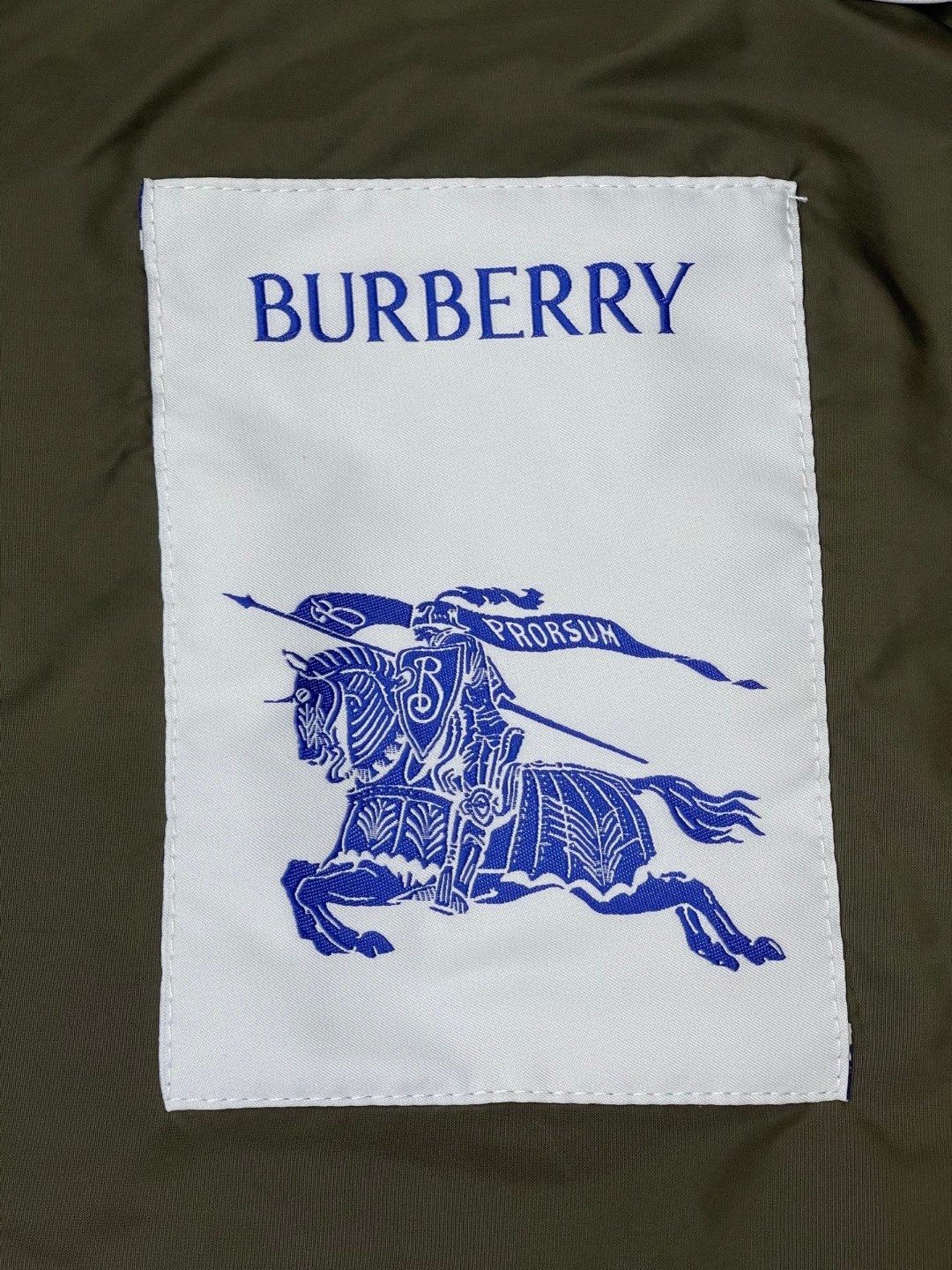 Burberry 巴宝莉 骑士印章尼龙连帽外套 长袖 绿色 黑色 B0 811163611