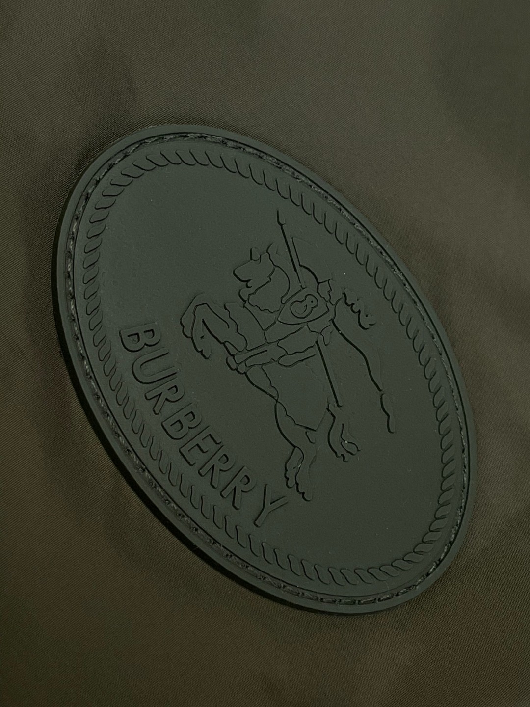 Burberry 巴宝莉 骑士印章尼龙连帽外套 长袖 绿色 黑色 B0 811163611