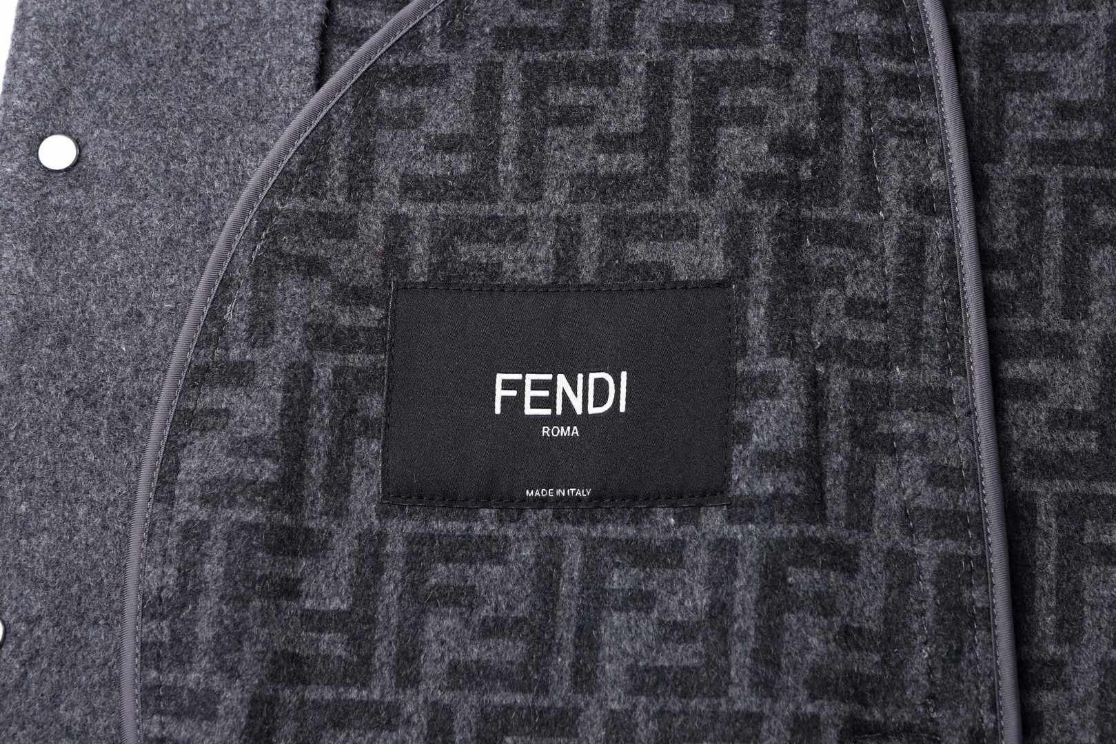 FENDI 芬迪 翻领单排扣羊毛外套 夹克 长袖 灰色 B5 FW1413AVIXF1M2T