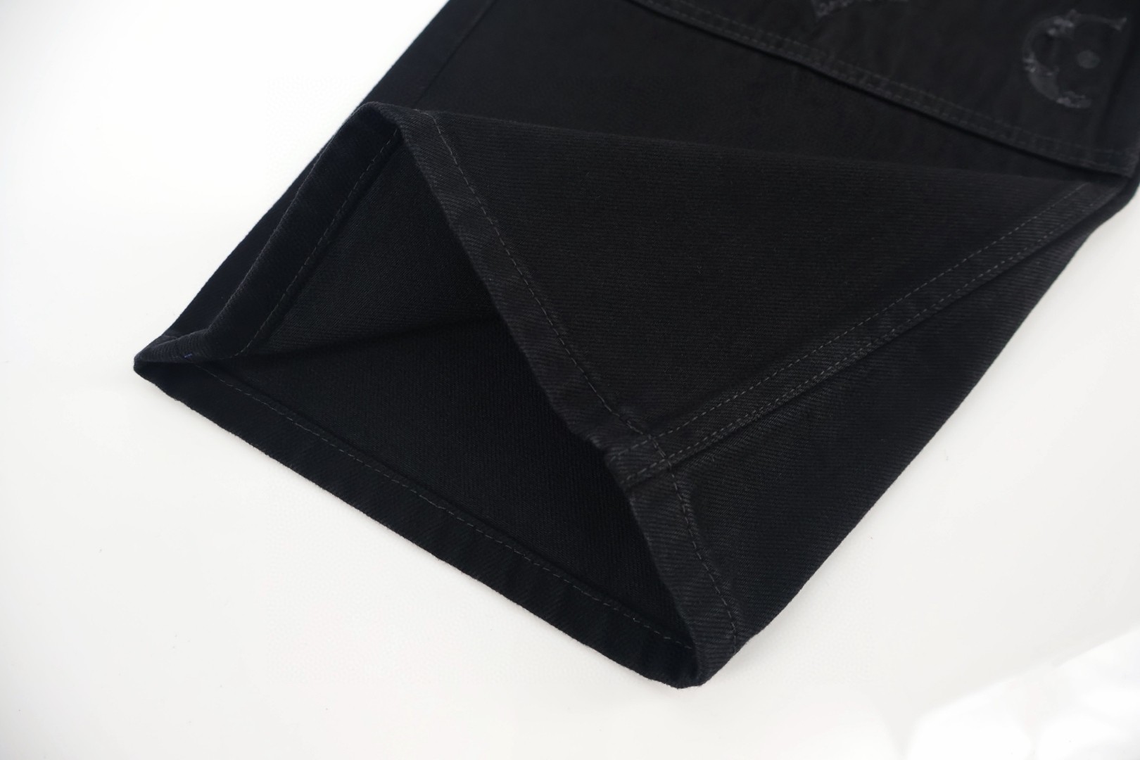 LOUIS VUITTON 路易威登 云朵磨破logo牛仔裤 长裤 裤子 黑色 B0 1AJDVK