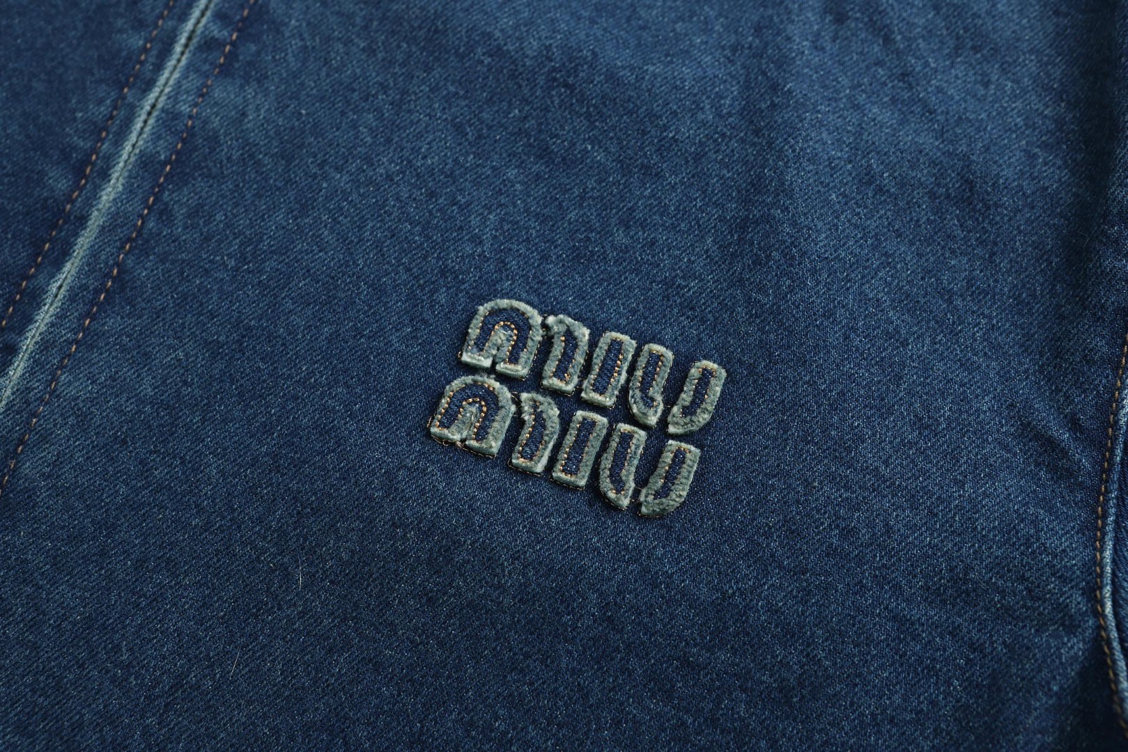 MIU MIU 缪缪 连帽刺绣纯色拉链牛仔外套 长袖 蓝色 B0 GWB251-16E5-F0008-S-OOO