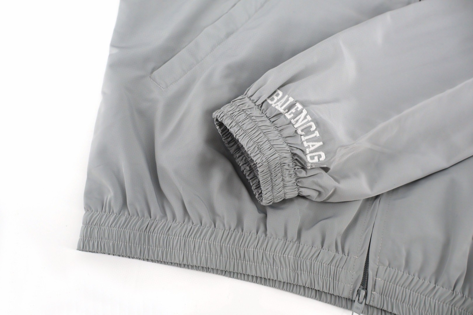 Balenciaga 巴黎世家 曼联冲锋衣 SKI滑雪系列3B刺绣运动夹克 外套 长袖 秋冬 蓝色 灰色 黑色 B0 857734TPQ386641