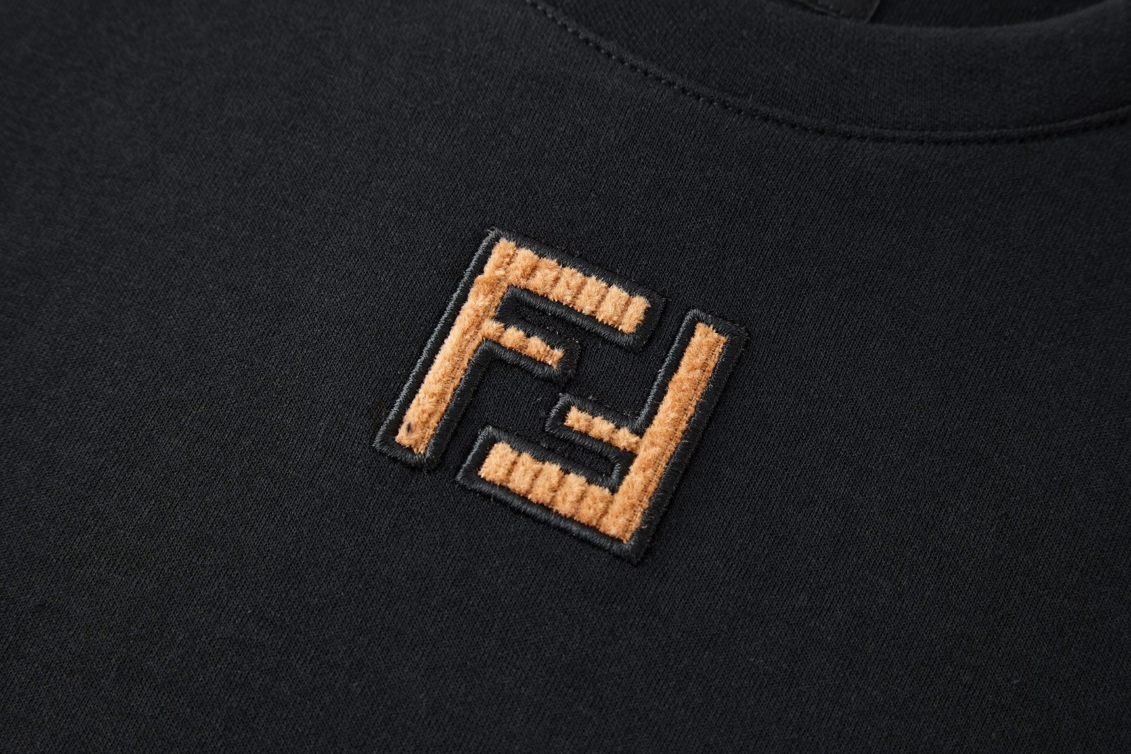 FENDI 芬迪 双F皮绒刺绣标识T恤 短袖 套头 夏季 黑色 A0 FY0936AW0RF1UL6