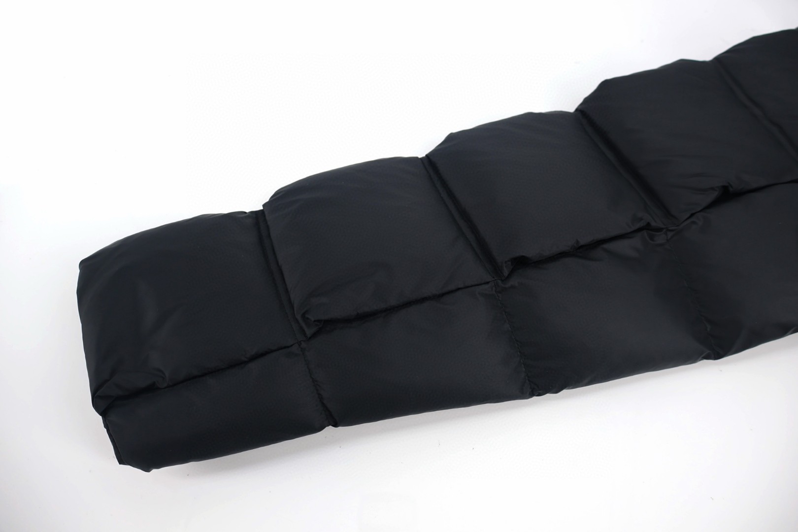 Moncler 蒙口 3D绗缝立领拉链羽绒服 夹克 保暖 外套 黑色 D0 I20961A00011M3485999