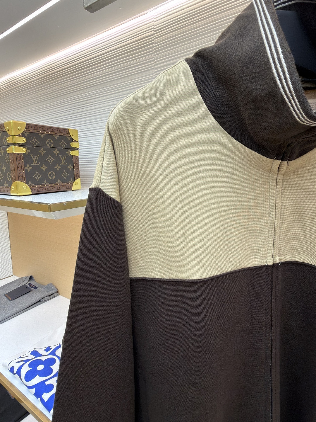 MIU MIU 缪缪 刺绣徽标拉链外套 夹克 长袖 保暖 棕色 灰色 B0 MJLA02-18FX-F049E-S-OOO