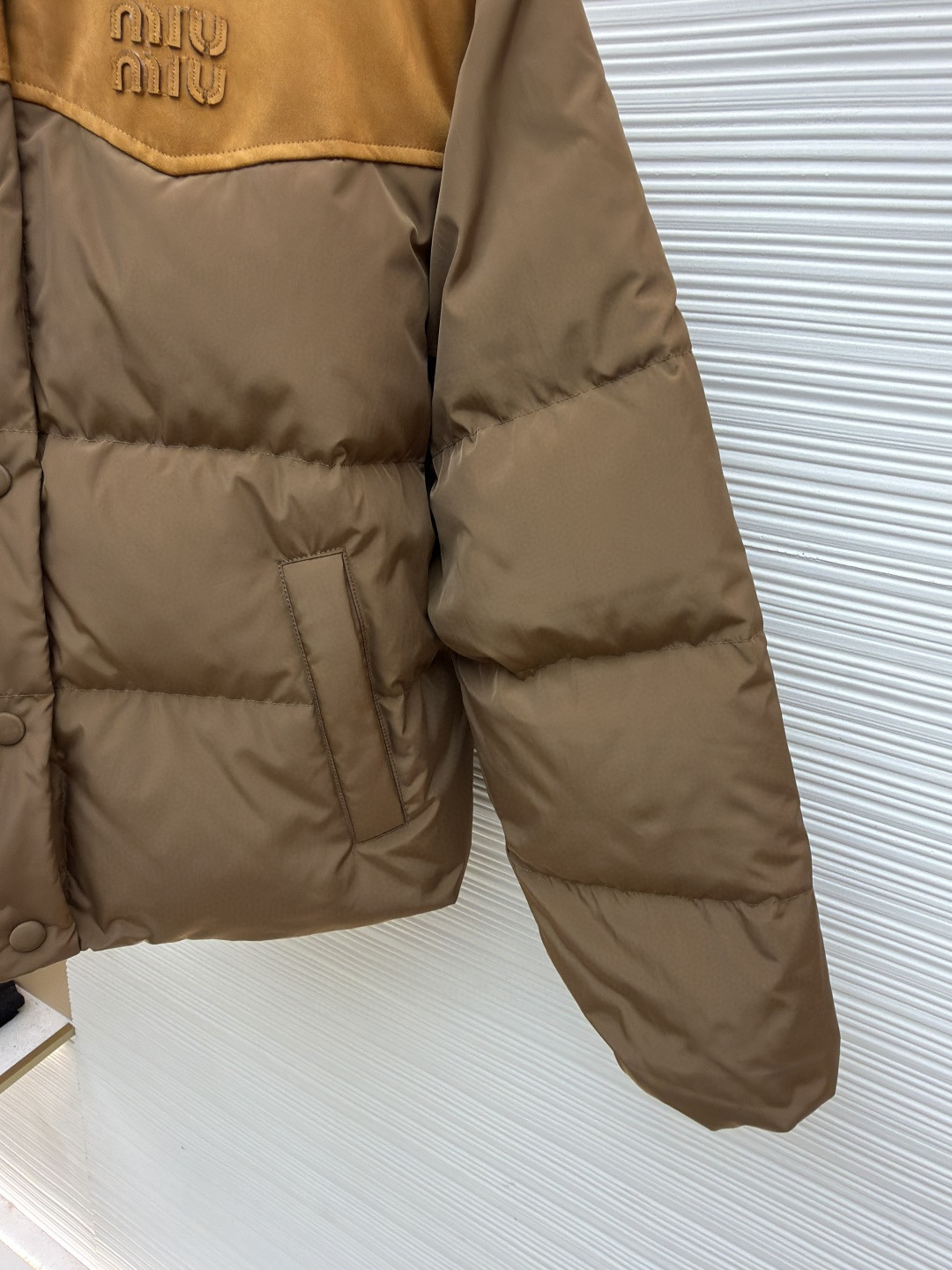 MIU MIU 缪缪 植绒拼接翻领羽绒服 外套 夹克 长袖 保暖 棕色 卡其色 C0 ML1371-18Q0-F0201-S-OOO