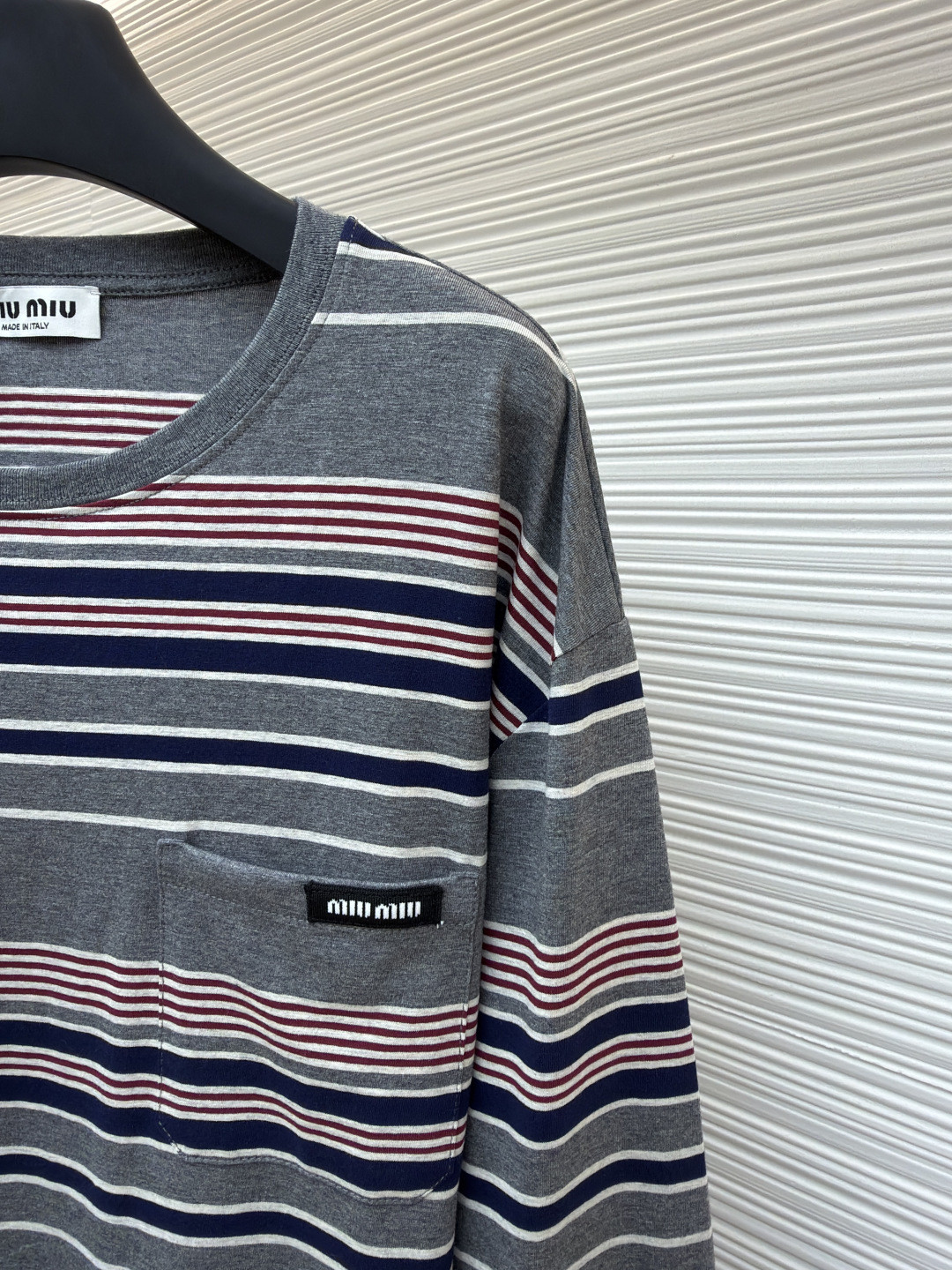 MIU MIU 缪缪 红白灰条纹圆领长袖T恤 打底衫 灰蓝色 A3 MJLA18-18ZV-F0R3S-S-OOO