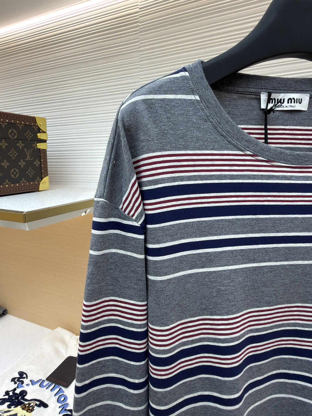 MIU MIU 缪缪 红白灰条纹圆领长袖T恤 打底衫 灰蓝色 A3 MJLA18-18ZV-F0R3S-S-OOO