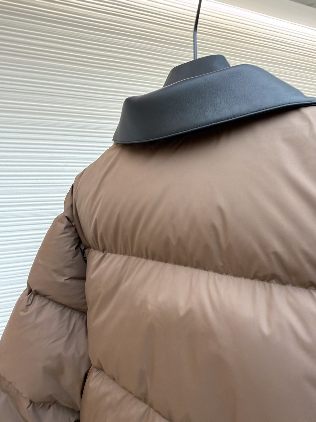 MIU MIU 缪缪 印花皮领羽绒服 外套 夹克 长袖 保暖 乌木色 C5 ML1107-15WX-F0192-S-OOO