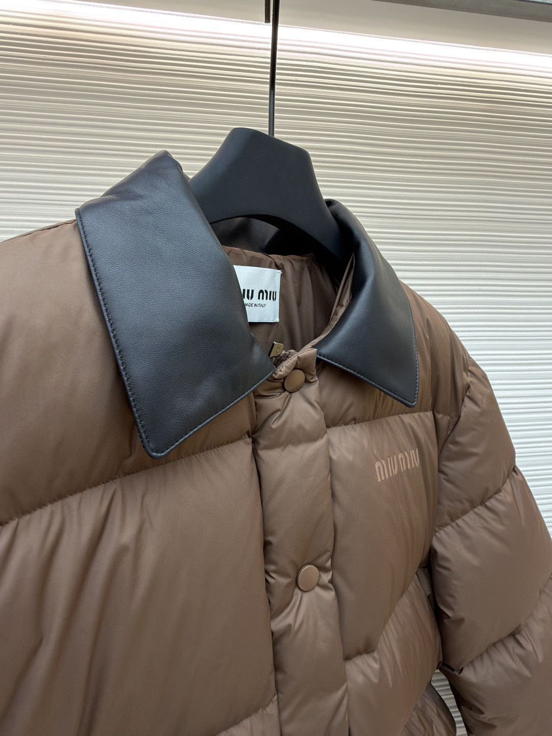 MIU MIU 缪缪 印花皮领羽绒服 外套 夹克 长袖 保暖 乌木色 C5 ML1107-15WX-F0192-S-OOO