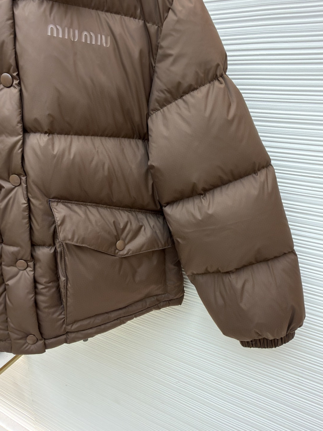 MIU MIU 缪缪 印花皮领羽绒服 外套 夹克 长袖 保暖 乌木色 C5 ML1107-15WX-F0192-S-OOO