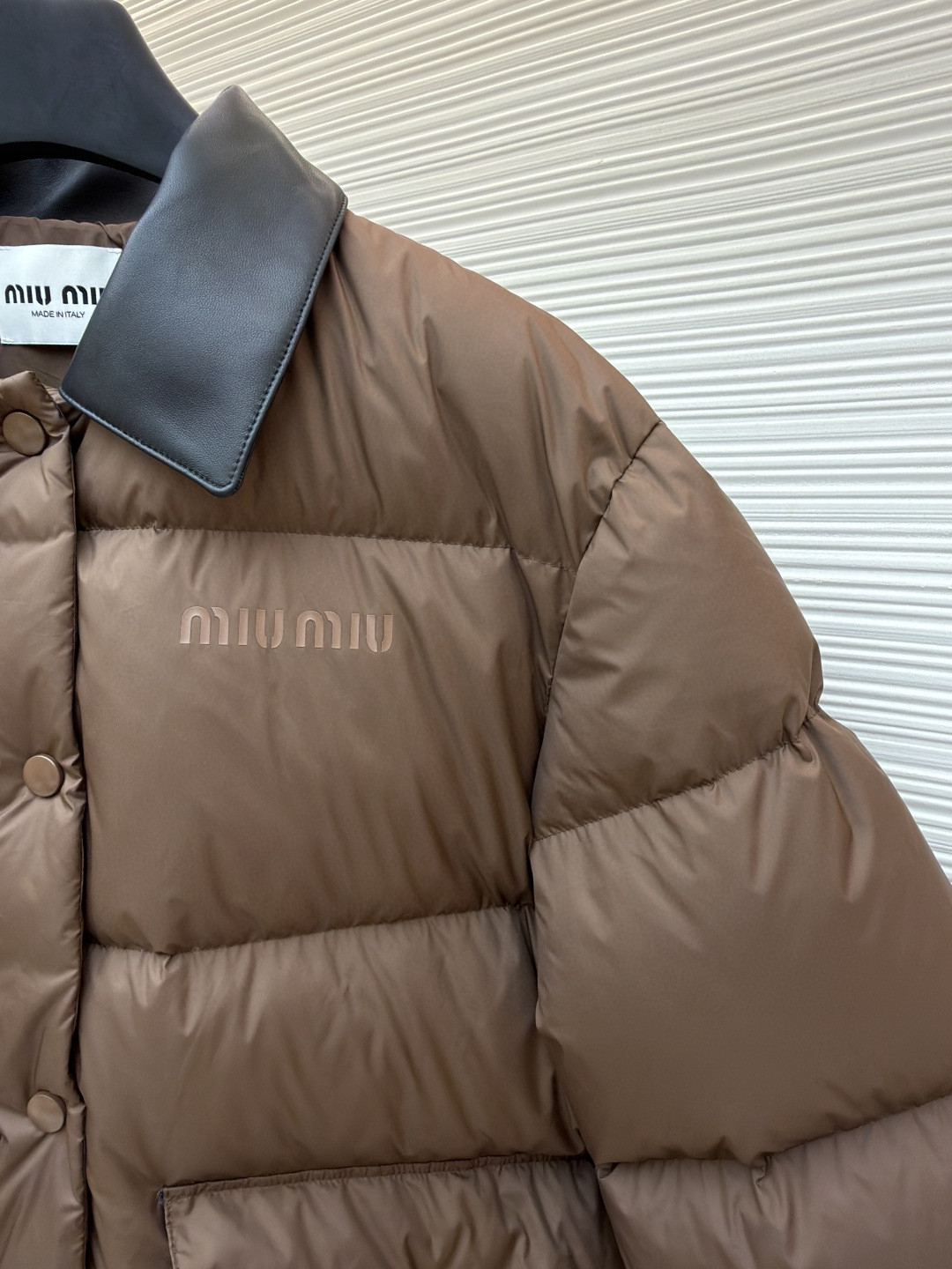 MIU MIU 缪缪 印花皮领羽绒服 外套 夹克 长袖 保暖 乌木色 C5 ML1107-15WX-F0192-S-OOO