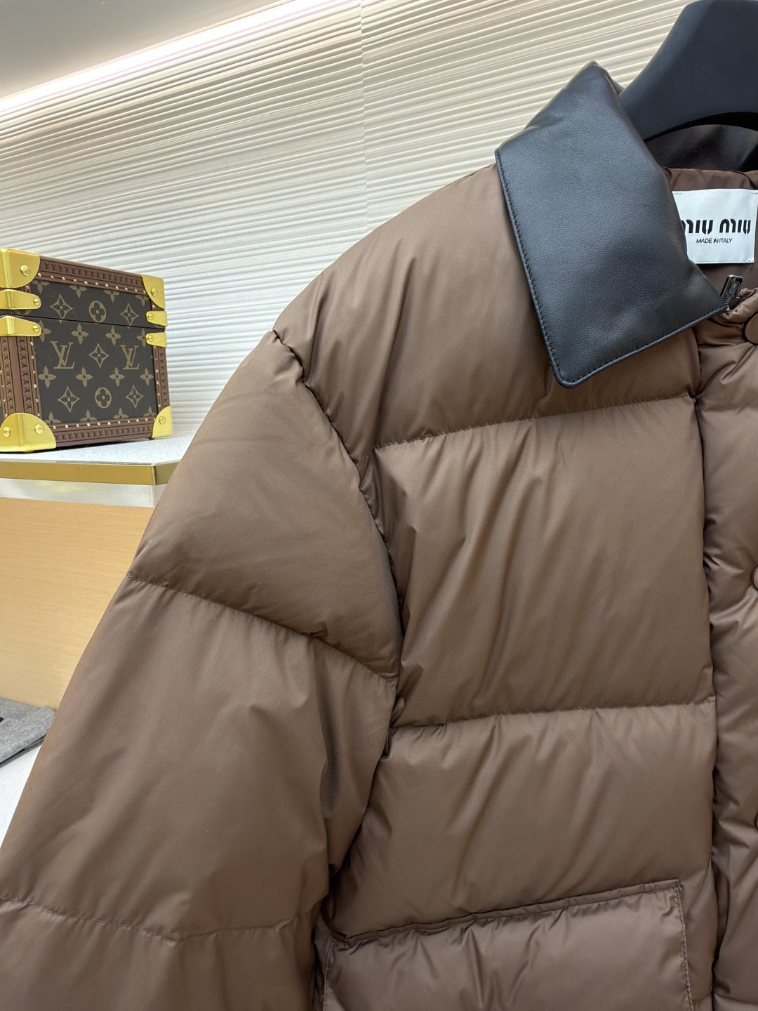 MIU MIU 缪缪 印花皮领羽绒服 外套 夹克 长袖 保暖 乌木色 C5 ML1107-15WX-F0192-S-OOO