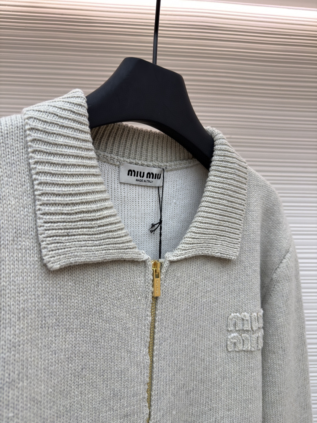 MIU MIU 缪缪 羊毛拉链开衫 毛衣 针织衫 外套 长袖 沙米色 A7 MMF924-15BV-F0036-S-OOO