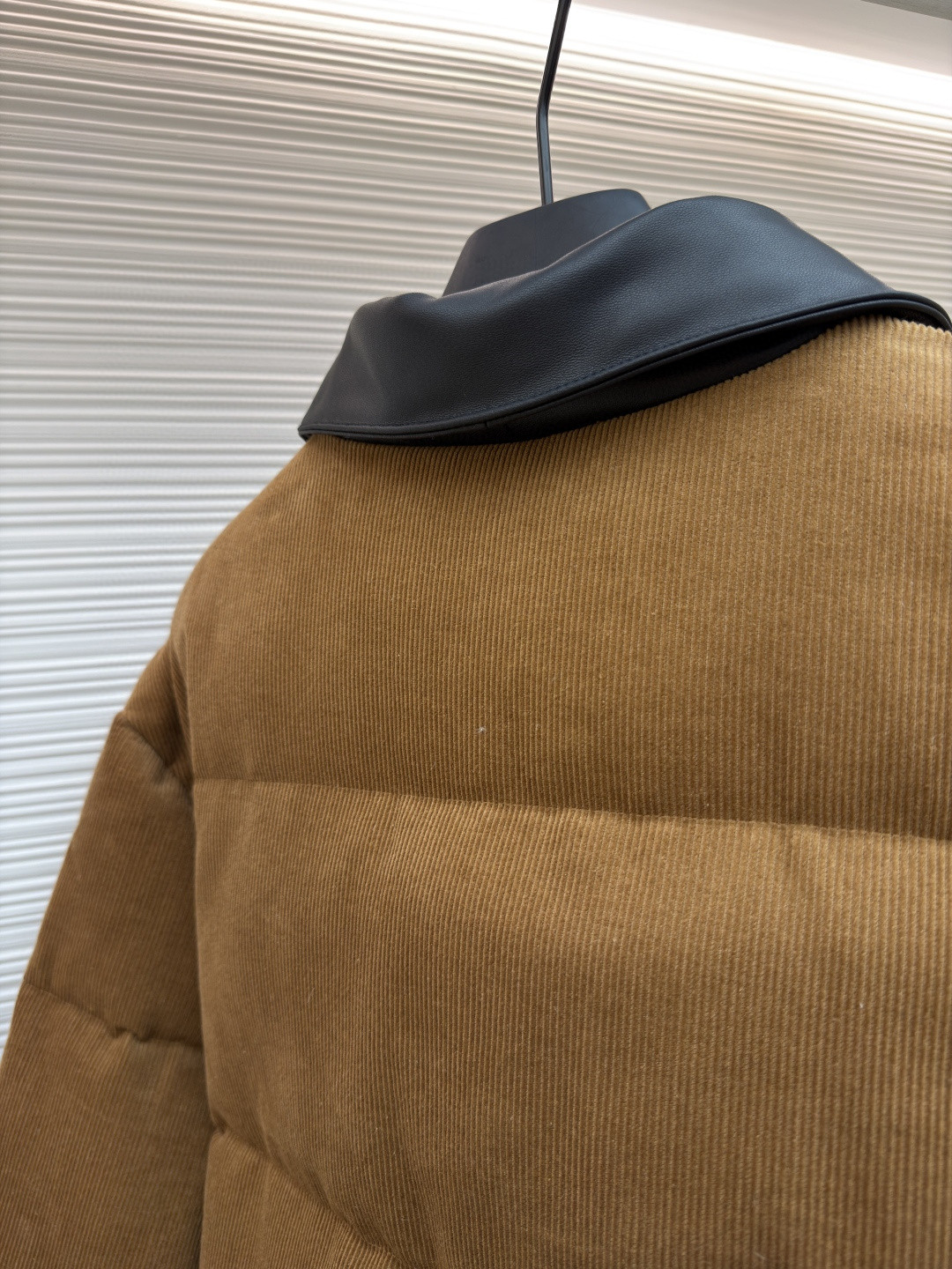 MIU MIU 缪缪 皮领贴布绣灯芯绒羽绒服 外套 夹克 长袖 保暖 卡其棕 C5 ML1321-179R-F0594-S-OOO