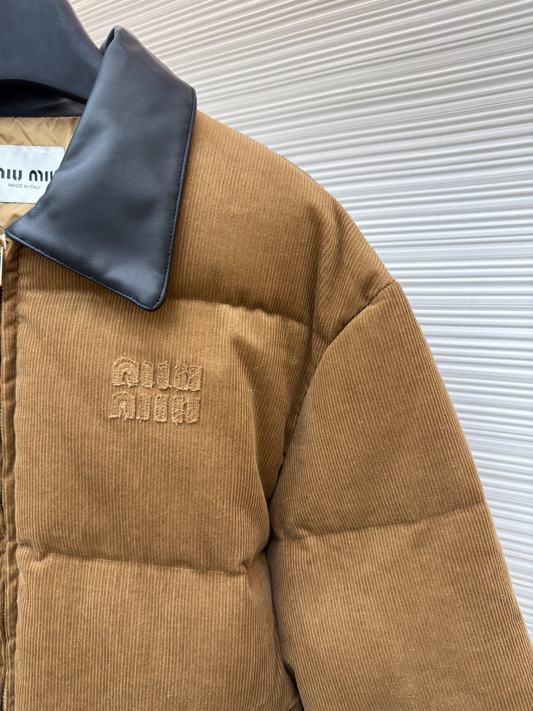 MIU MIU 缪缪 皮领贴布绣灯芯绒羽绒服 外套 夹克 长袖 保暖 卡其棕 C5 ML1321-179R-F0594-S-OOO