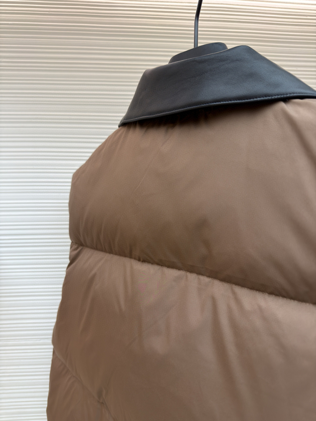 MIU MIU 缪缪 羽绒马甲 背心 夹克 外套 保暖 黑色 棕色 B5 ML1308-15WX-F0161-S-OOO