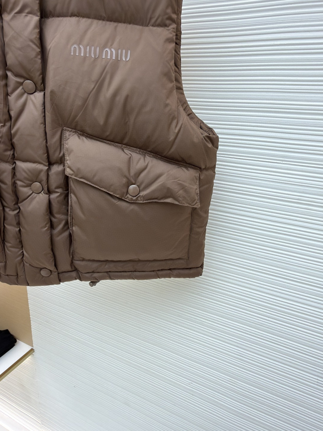 MIU MIU 缪缪 羽绒马甲 背心 夹克 外套 保暖 黑色 棕色 B5 ML1308-15WX-F0161-S-OOO