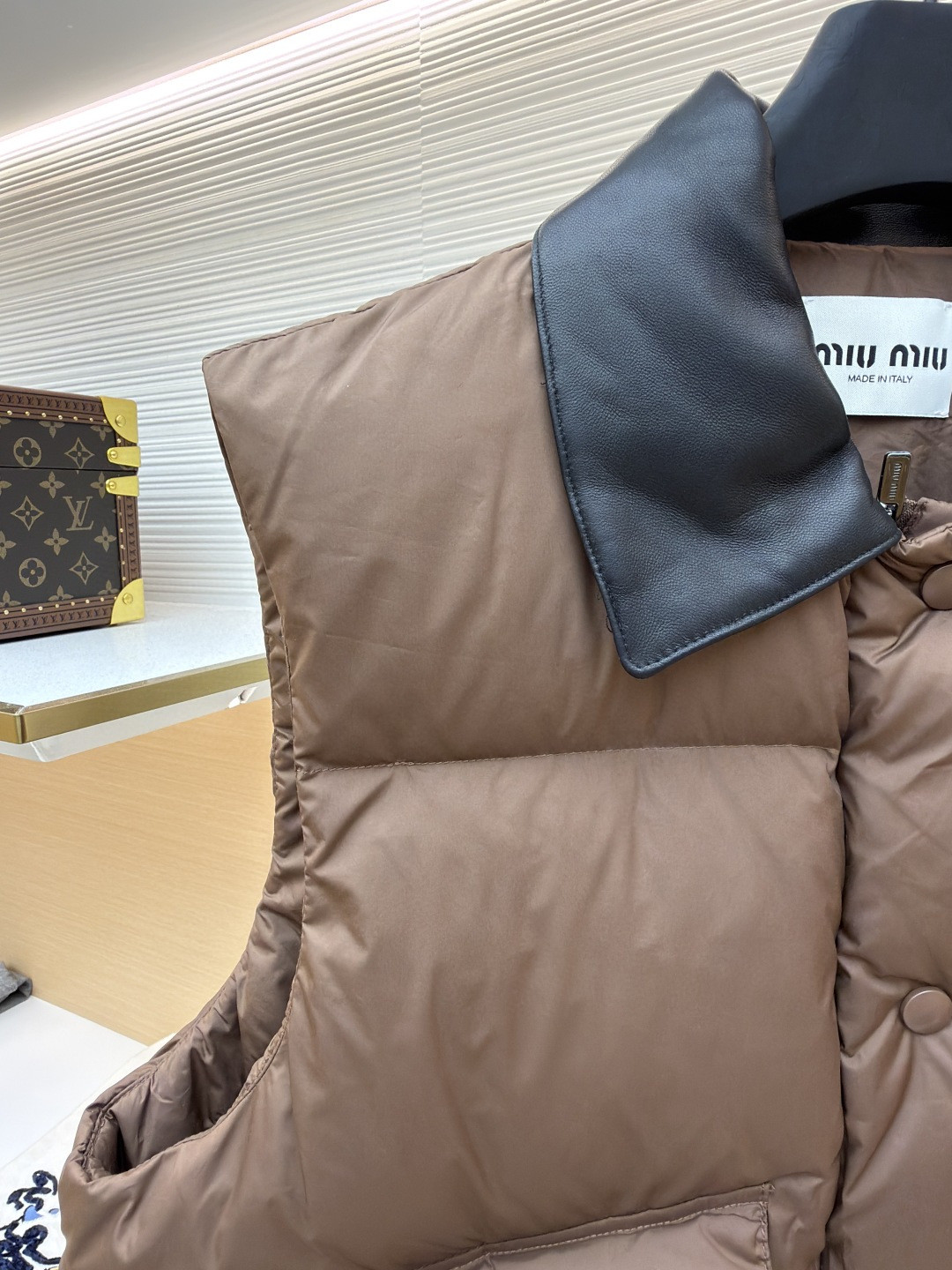 MIU MIU 缪缪 羽绒马甲 背心 夹克 外套 保暖 黑色 棕色 B5 ML1308-15WX-F0161-S-OOO