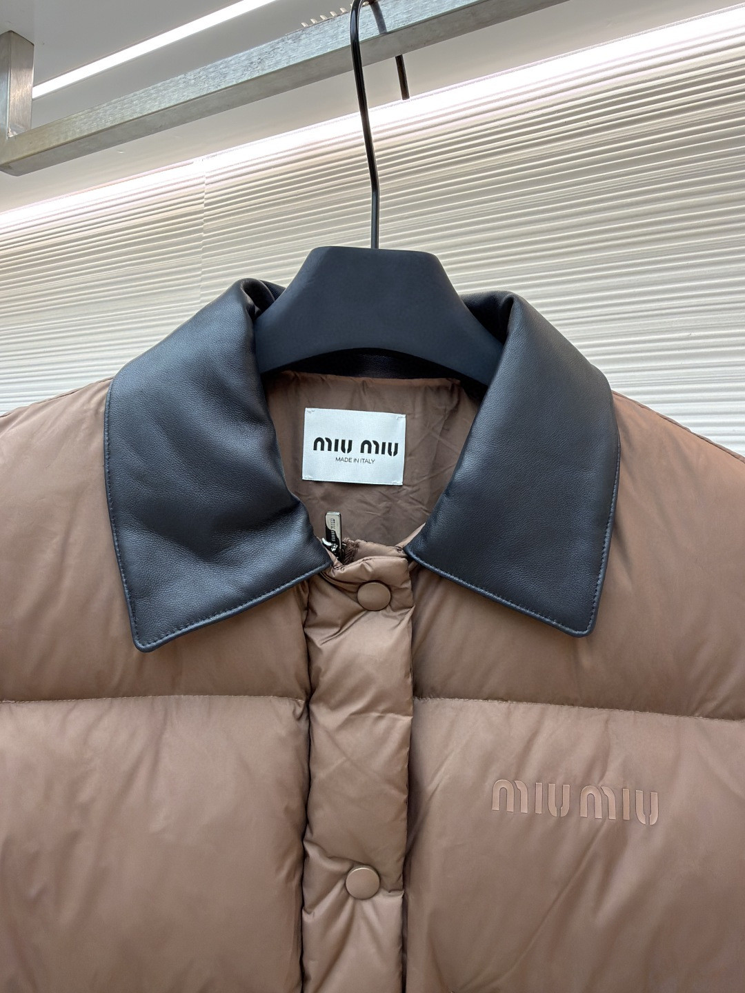 MIU MIU 缪缪 羽绒马甲 背心 夹克 外套 保暖 黑色 棕色 B5 ML1308-15WX-F0161-S-OOO