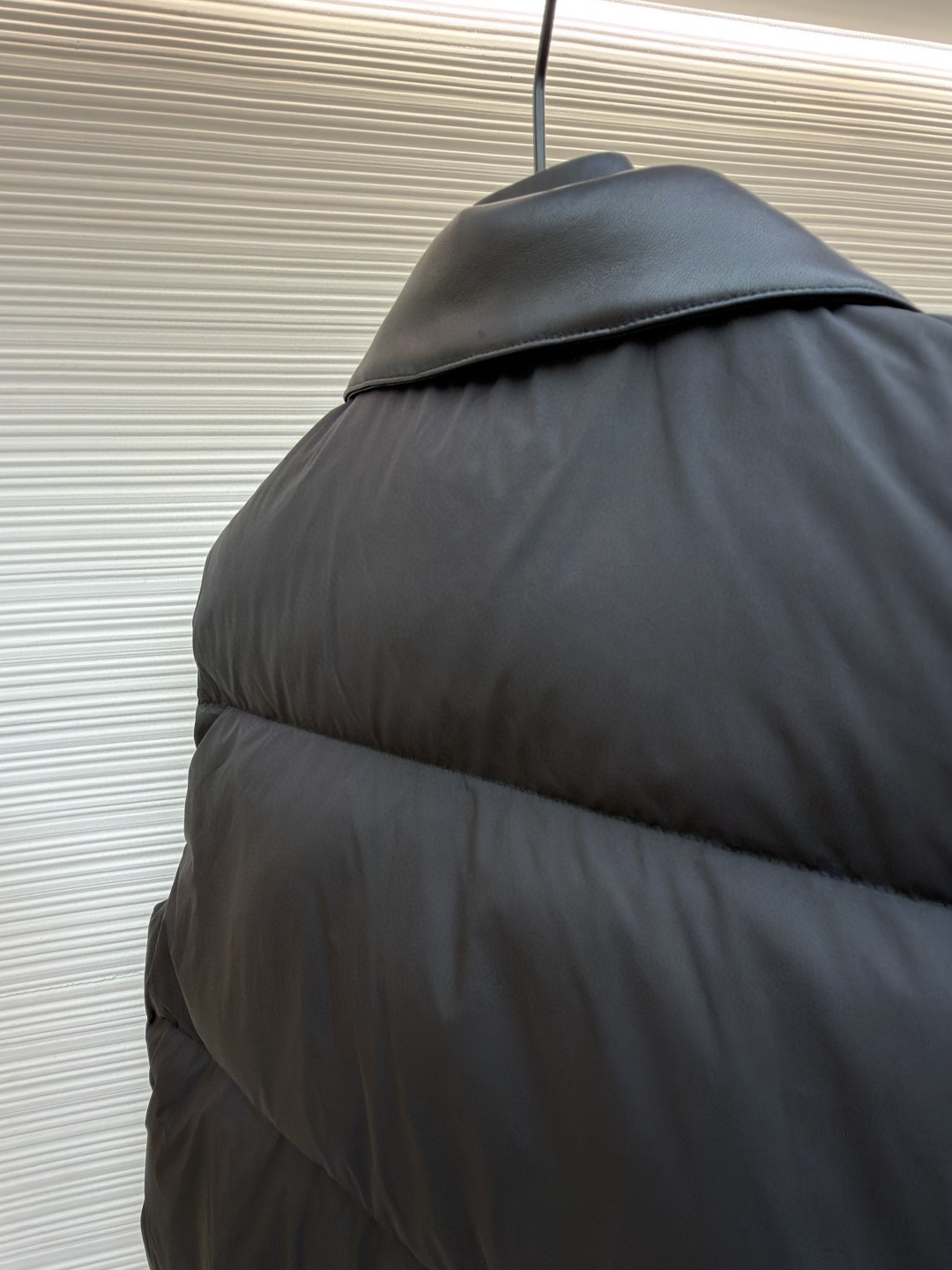 MIU MIU 缪缪 羽绒马甲 背心 夹克 外套 保暖 黑色 棕色 B5 ML1308-15WX-F0161-S-OOO