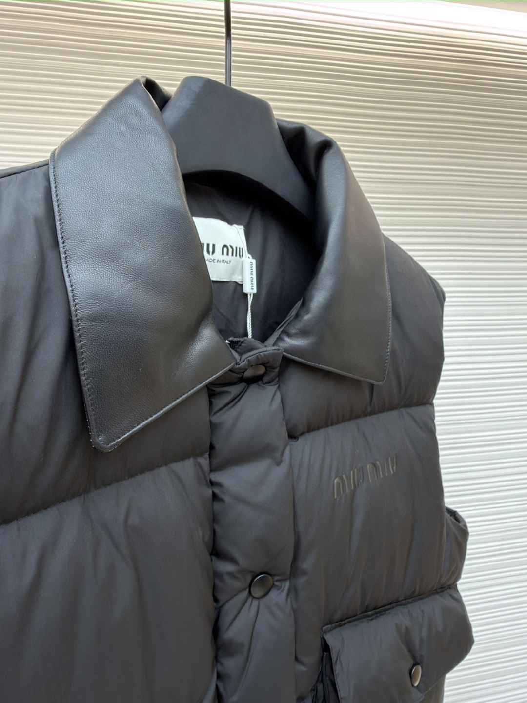 MIU MIU 缪缪 羽绒马甲 背心 夹克 外套 保暖 黑色 棕色 B5 ML1308-15WX-F0161-S-OOO