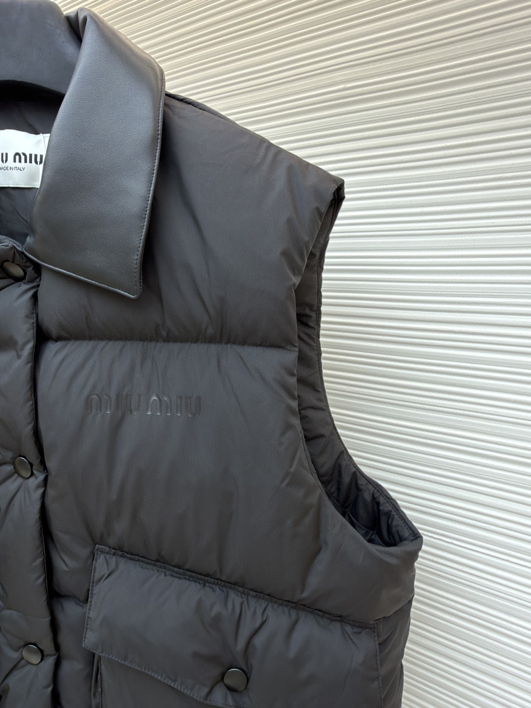 MIU MIU 缪缪 羽绒马甲 背心 夹克 外套 保暖 黑色 棕色 B5 ML1308-15WX-F0161-S-OOO