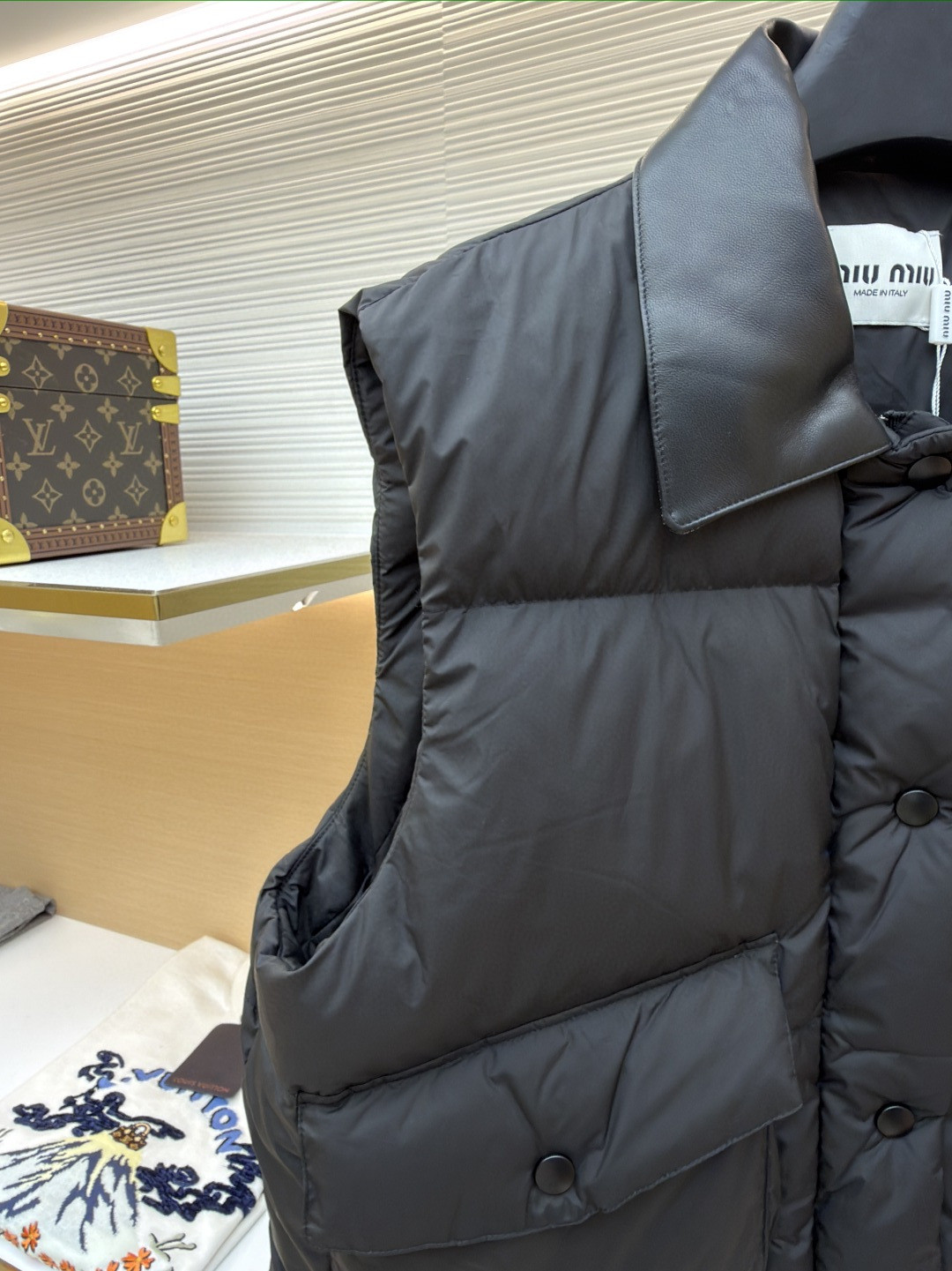 MIU MIU 缪缪 羽绒马甲 背心 夹克 外套 保暖 黑色 棕色 B5 ML1308-15WX-F0161-S-OOO