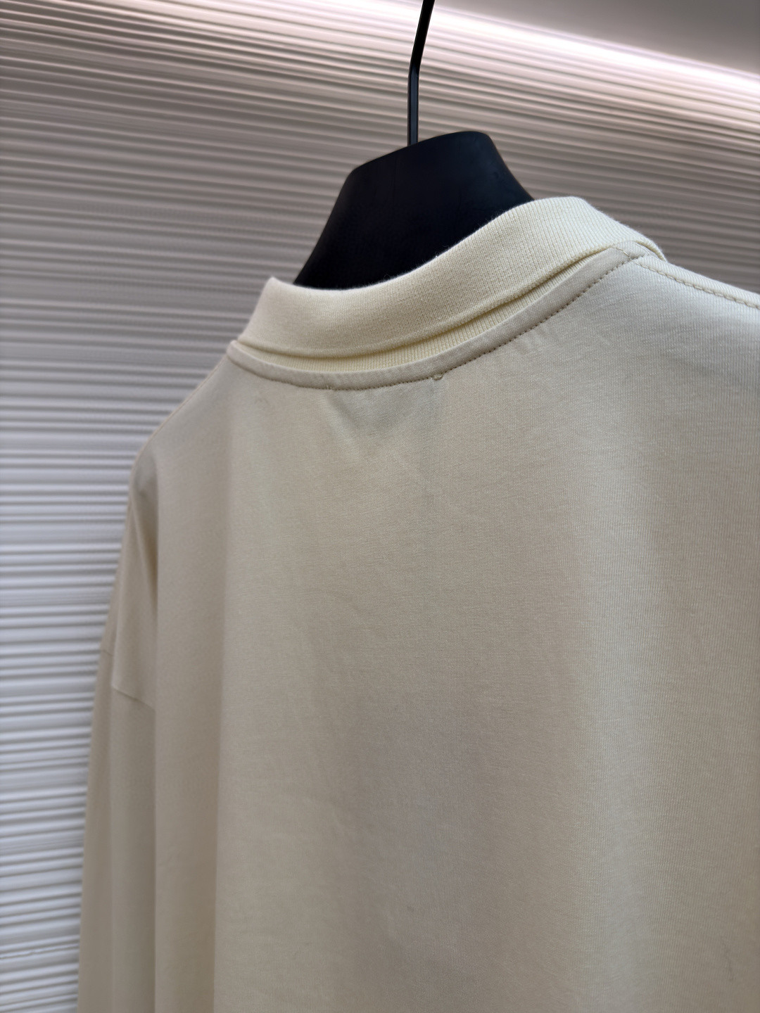 MIU MIU 缪缪 小标刺绣针织Polo衫 长袖 米黄色 A3 MJL054-1610-F0065-S-OOO