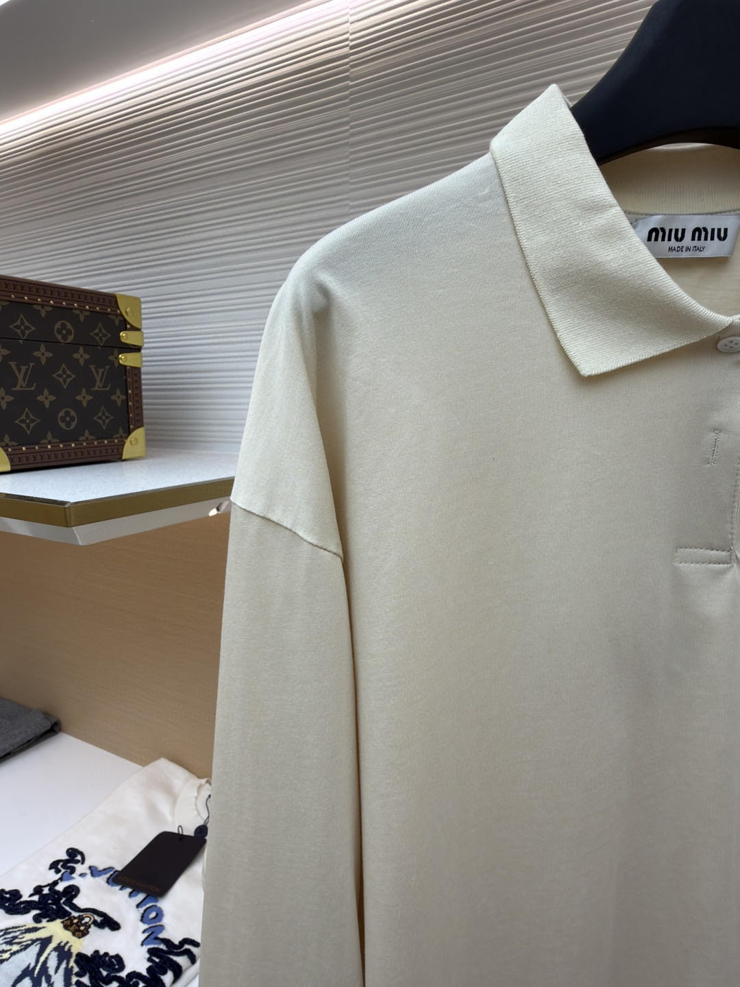 MIU MIU 缪缪 小标刺绣针织Polo衫 长袖 米黄色 A3 MJL054-1610-F0065-S-OOO