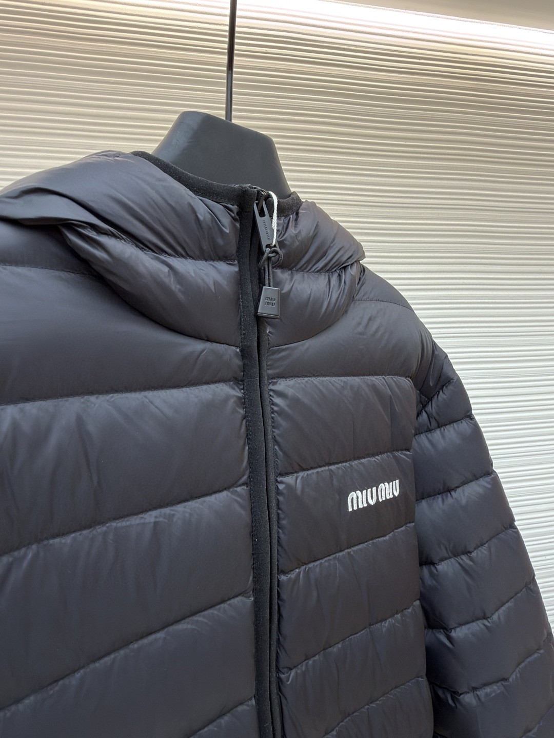 MIU MIU 缪缪 连帽外套羽绒服 夹克 长袖 保暖 棕色 黑色 C0 
