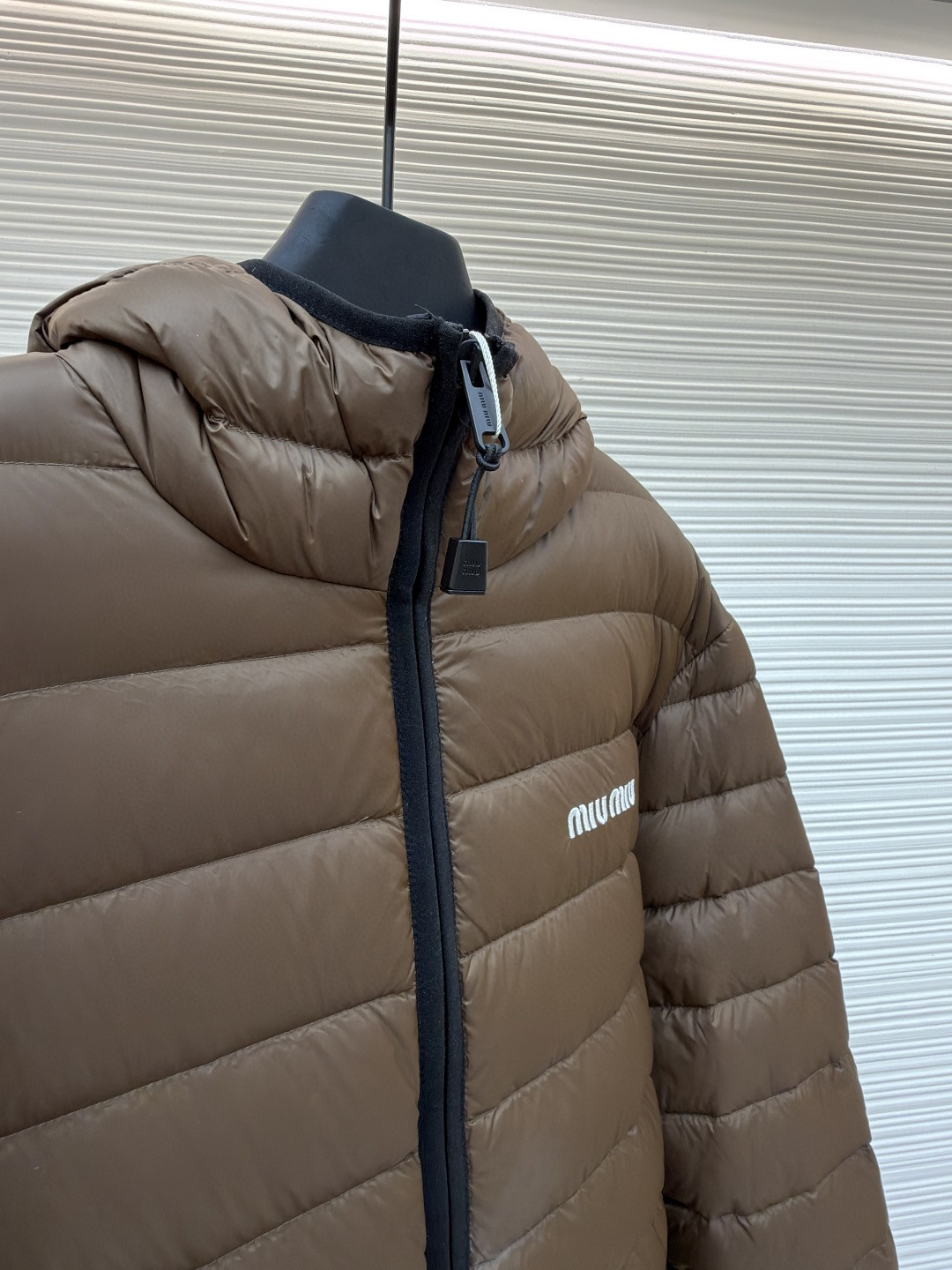 MIU MIU 缪缪 连帽外套羽绒服 夹克 长袖 保暖 棕色 黑色 C0 