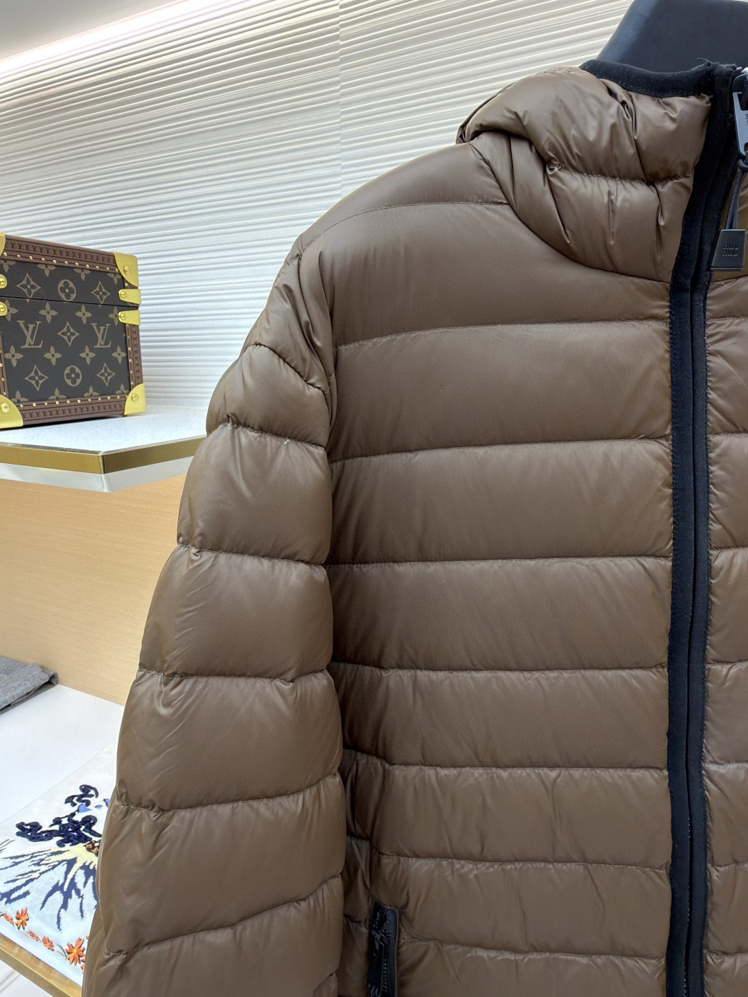 MIU MIU 缪缪 连帽外套羽绒服 夹克 长袖 保暖 棕色 黑色 C0 