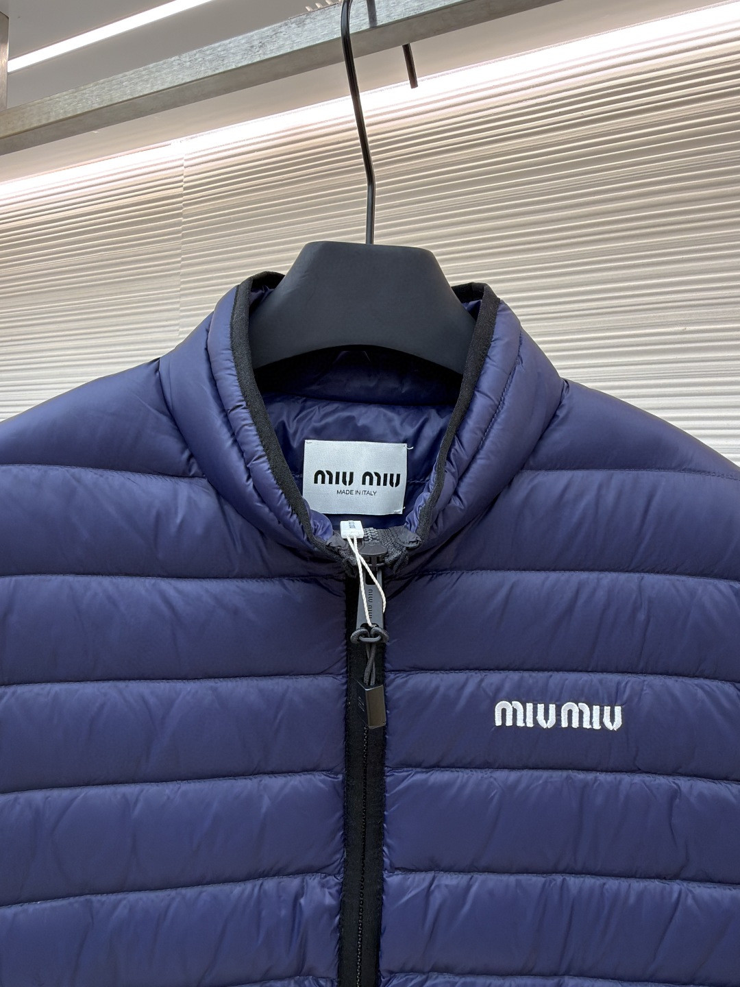 MIU MIU 缪缪 刺绣羽绒马甲 背心 夹克 外套 保暖 蓝色 B5 ML1345-1754-F0008-S-OOO