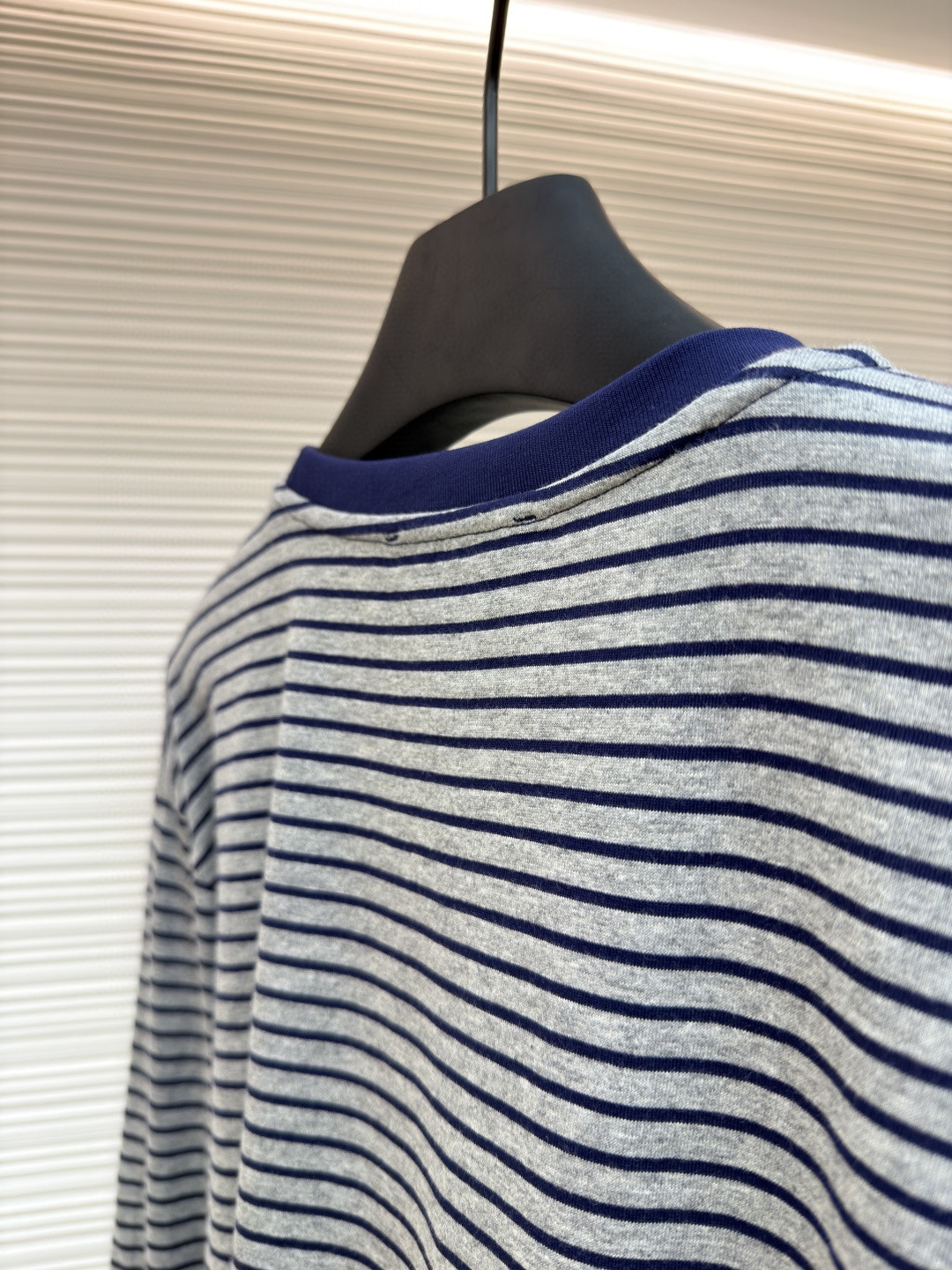 MIU MIU 缪缪 灰蓝条纹圆领长袖T恤 打底衫 A3 MJLA22-14RT-F0I59-S-OOO