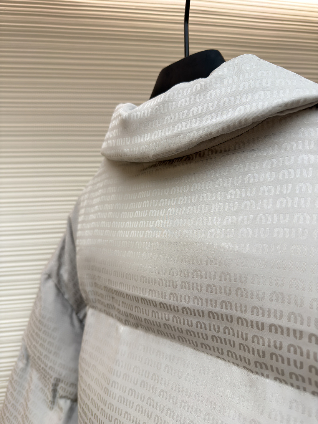 MIU MIU 缪缪 提花满印翻领羽绒服 夹克 外套 长袖 保暖 灰色 黑色 C0 ML1082-15PR-F0002-S-OOO