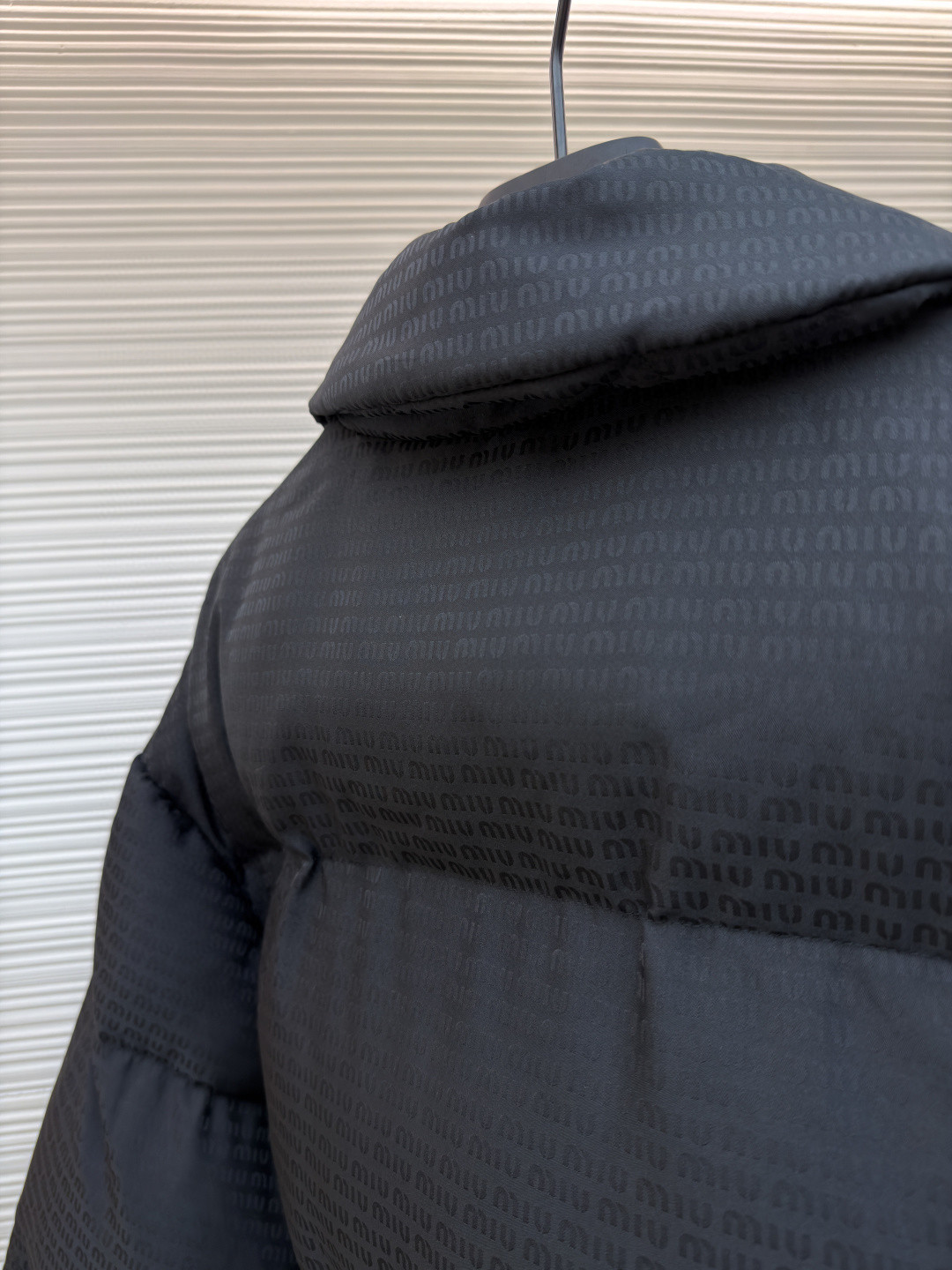 MIU MIU 缪缪 提花满印翻领羽绒服 夹克 外套 长袖 保暖 灰色 黑色 C0 ML1082-15PR-F0002-S-OOO