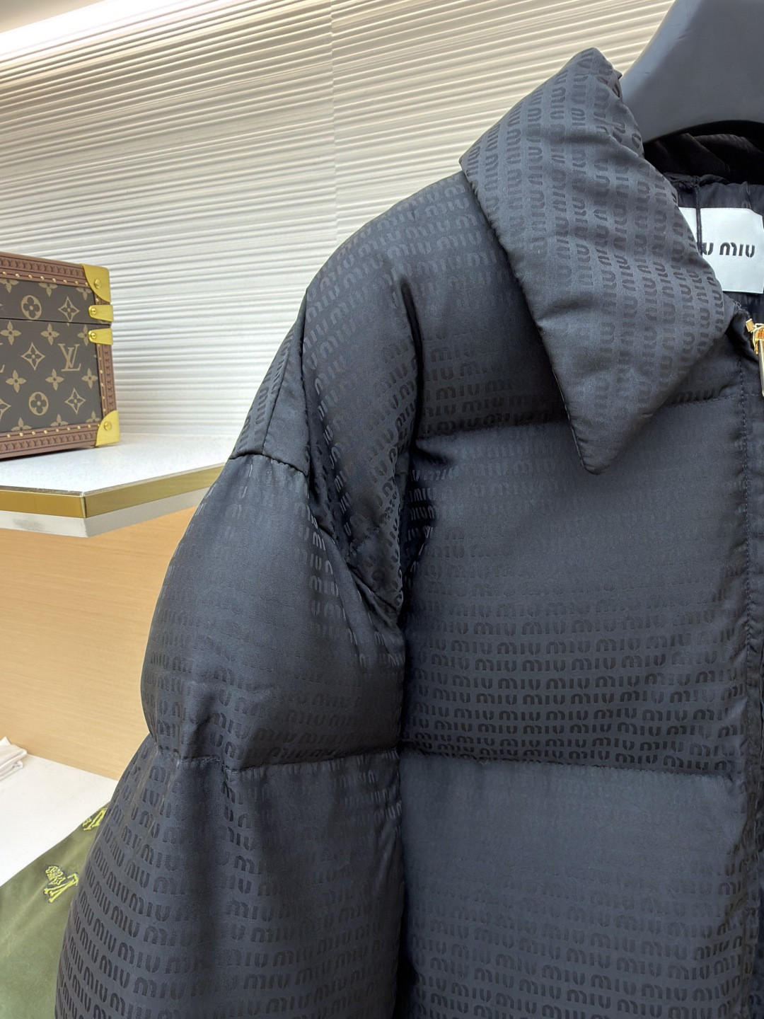 MIU MIU 缪缪 提花满印翻领羽绒服 夹克 外套 长袖 保暖 灰色 黑色 C0 ML1082-15PR-F0002-S-OOO