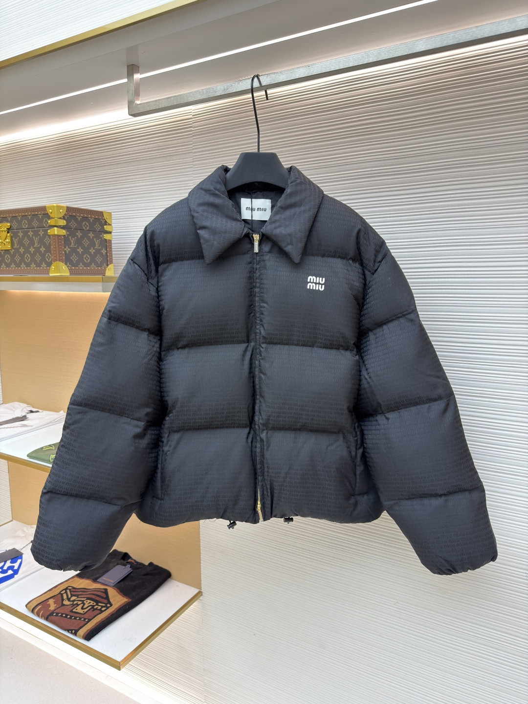 MIU MIU 缪缪 提花满印翻领羽绒服 夹克 外套 长袖 保暖 灰色 黑色 C0 ML1082-15PR-F0002-S-OOO