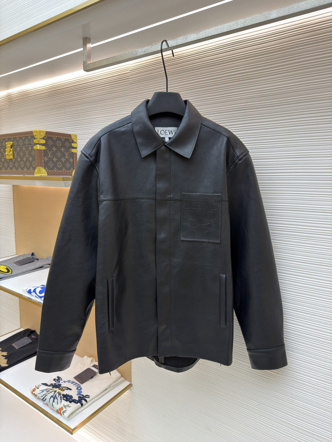 LOEWE 罗意威 Anagram 口袋拉链皮革外套 夹克 皮衣 长袖 黑色 B5 H526Y34L13-1100