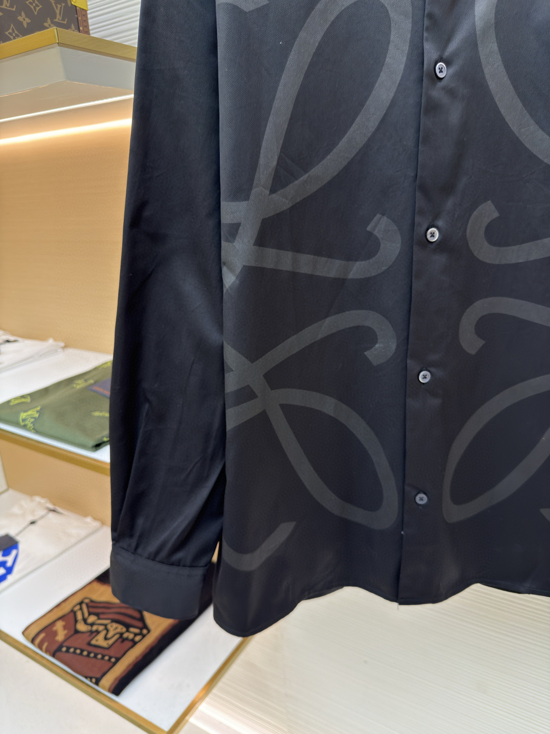 LOEWE 罗意威 暗花标识翻领衬衫 外套 长袖 白色 黑色 A5 H526Y05WEO-2100