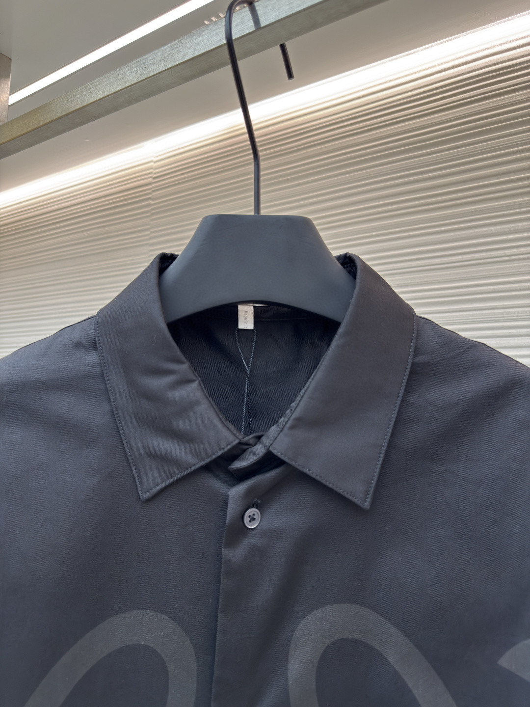 LOEWE 罗意威 暗花标识翻领衬衫 外套 长袖 白色 黑色 A5 H526Y05WEO-2100