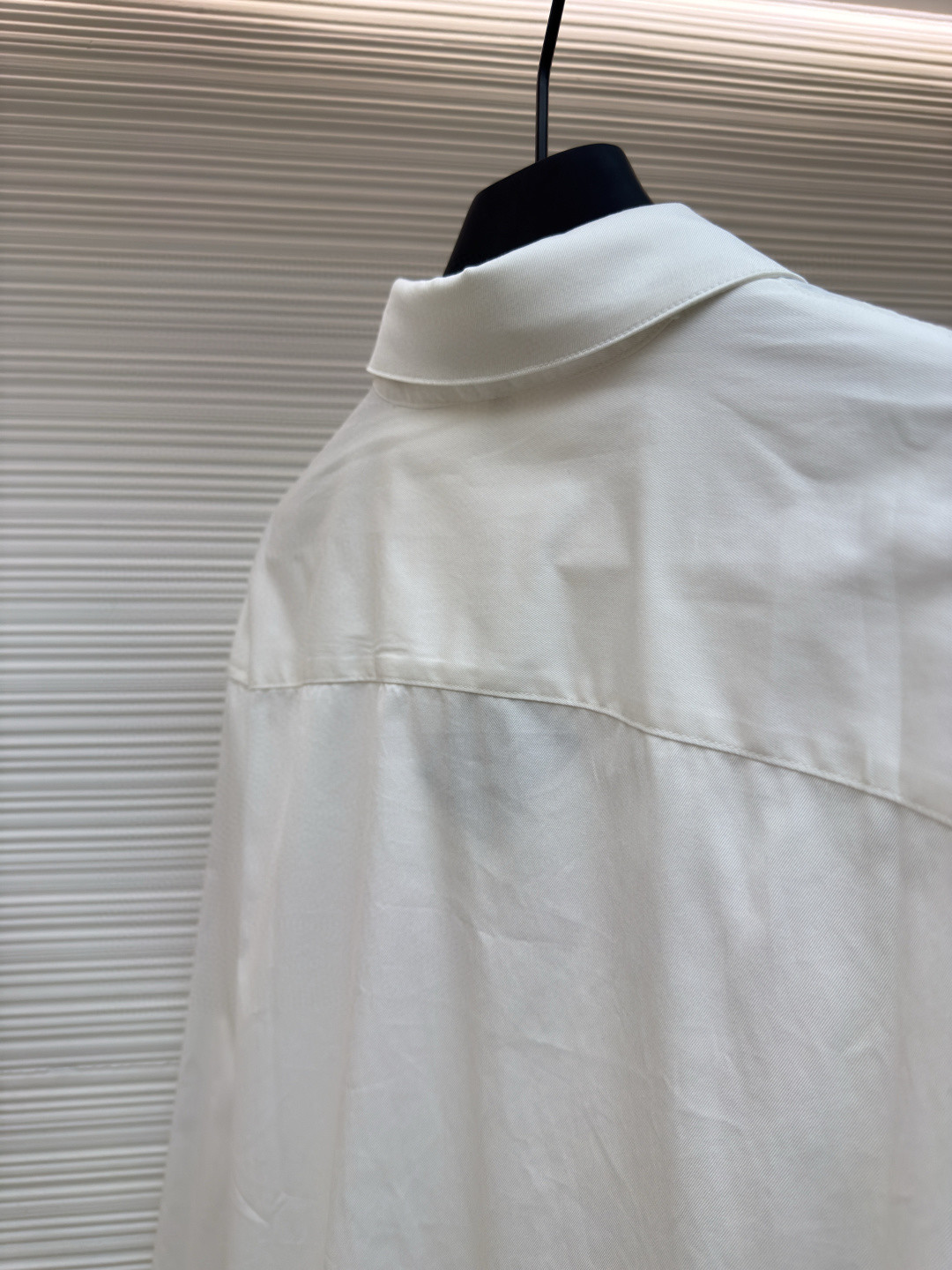 LOEWE 罗意威 暗花标识翻领衬衫 外套 长袖 白色 黑色 A5 H526Y05WEO-2100