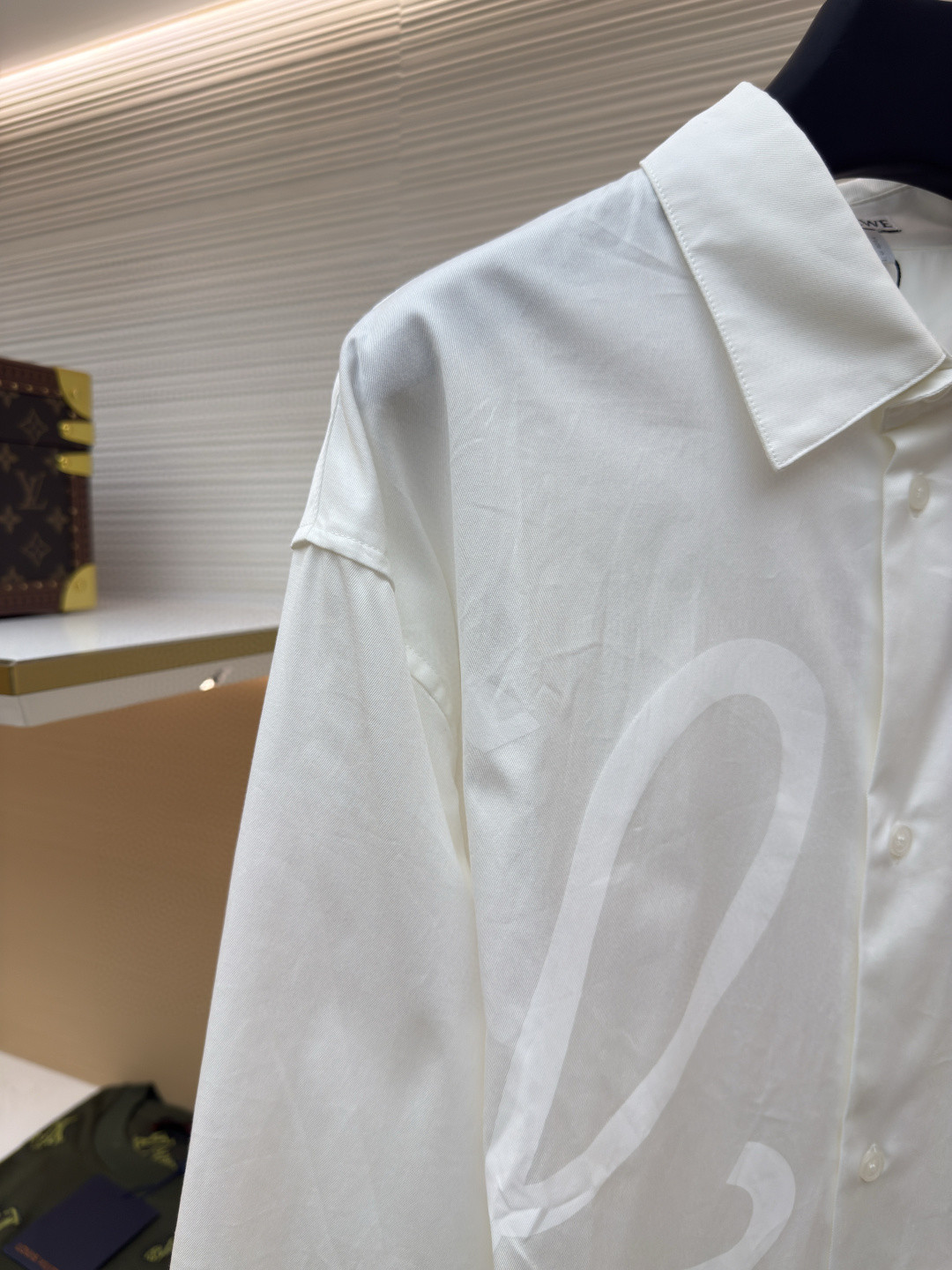 LOEWE 罗意威 暗花标识翻领衬衫 外套 长袖 白色 黑色 A5 H526Y05WEO-2100