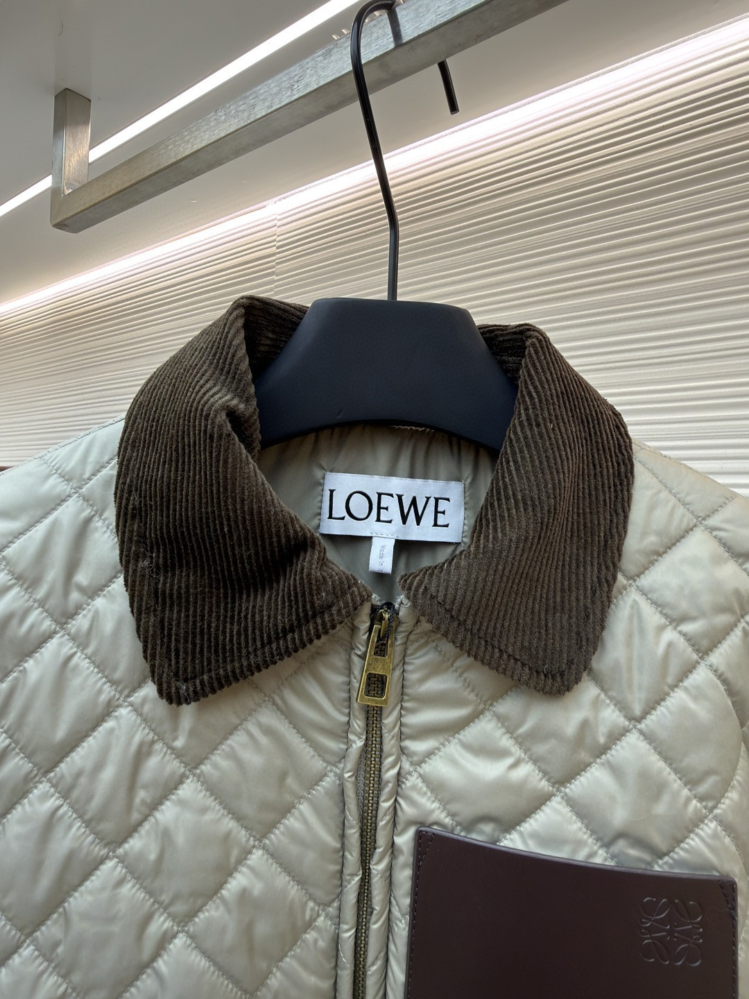 LOEWE 罗意威 菱格贴片羊皮羽绒服 外套 夹克 女款 长袖 黑色 灰色 C0 S359Y02XFH-1210