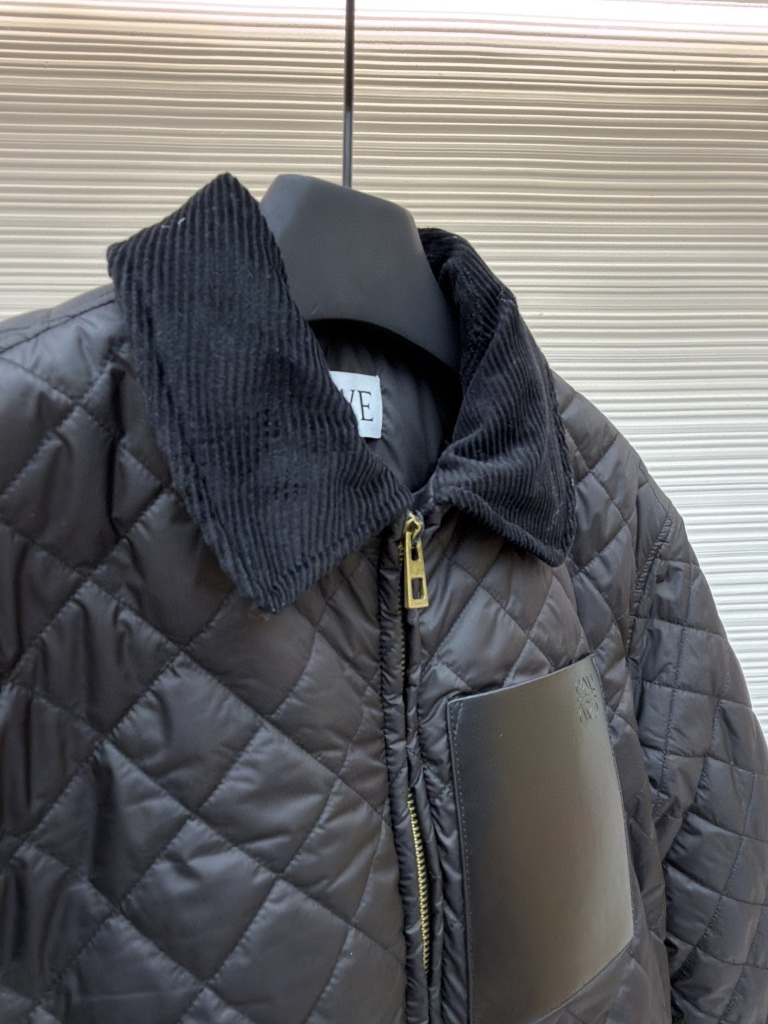 LOEWE 罗意威 菱格贴片羊皮羽绒服 外套 夹克 女款 长袖 黑色 灰色 C0 S359Y02XFH-1210