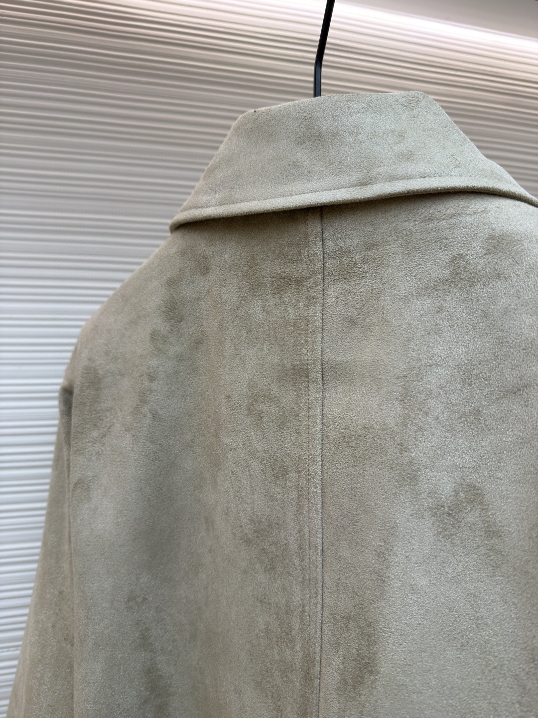 LOEWE 罗意威 Louis Wain 联名 麂皮褶裥腰带皮衣 外套 夹克 长袖 米色 B5 S540Y34L58-2210