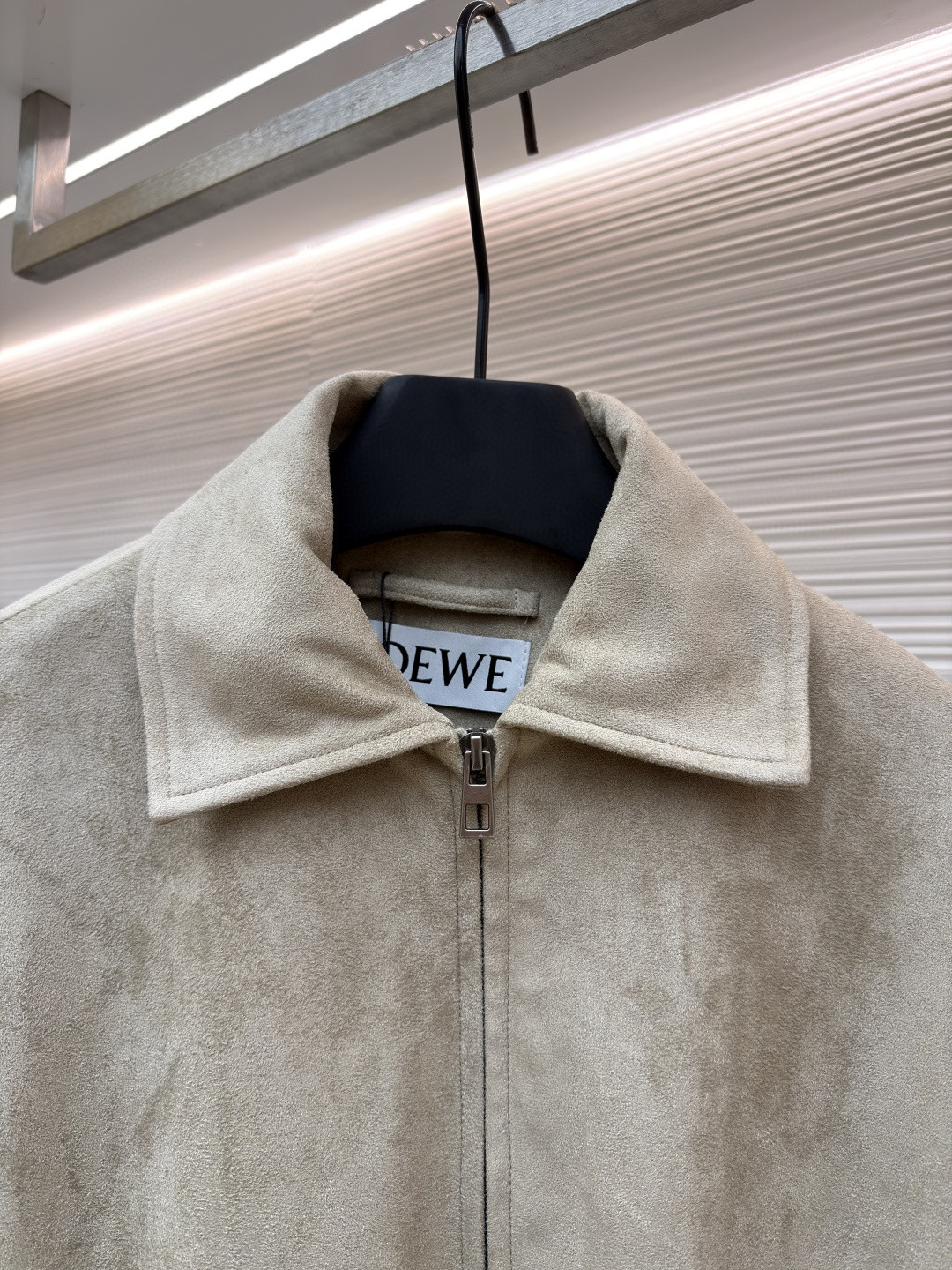 LOEWE 罗意威 Louis Wain 联名 麂皮褶裥腰带皮衣 外套 夹克 长袖 米色 B5 S540Y34L58-2210