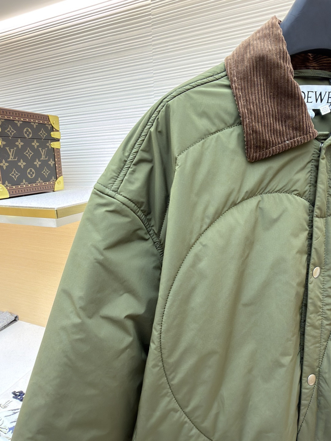 LOEWE 罗意威 棕绒领绗花棉服 外套 夹克 长袖 绿色 C0 H526Y02X43-4160