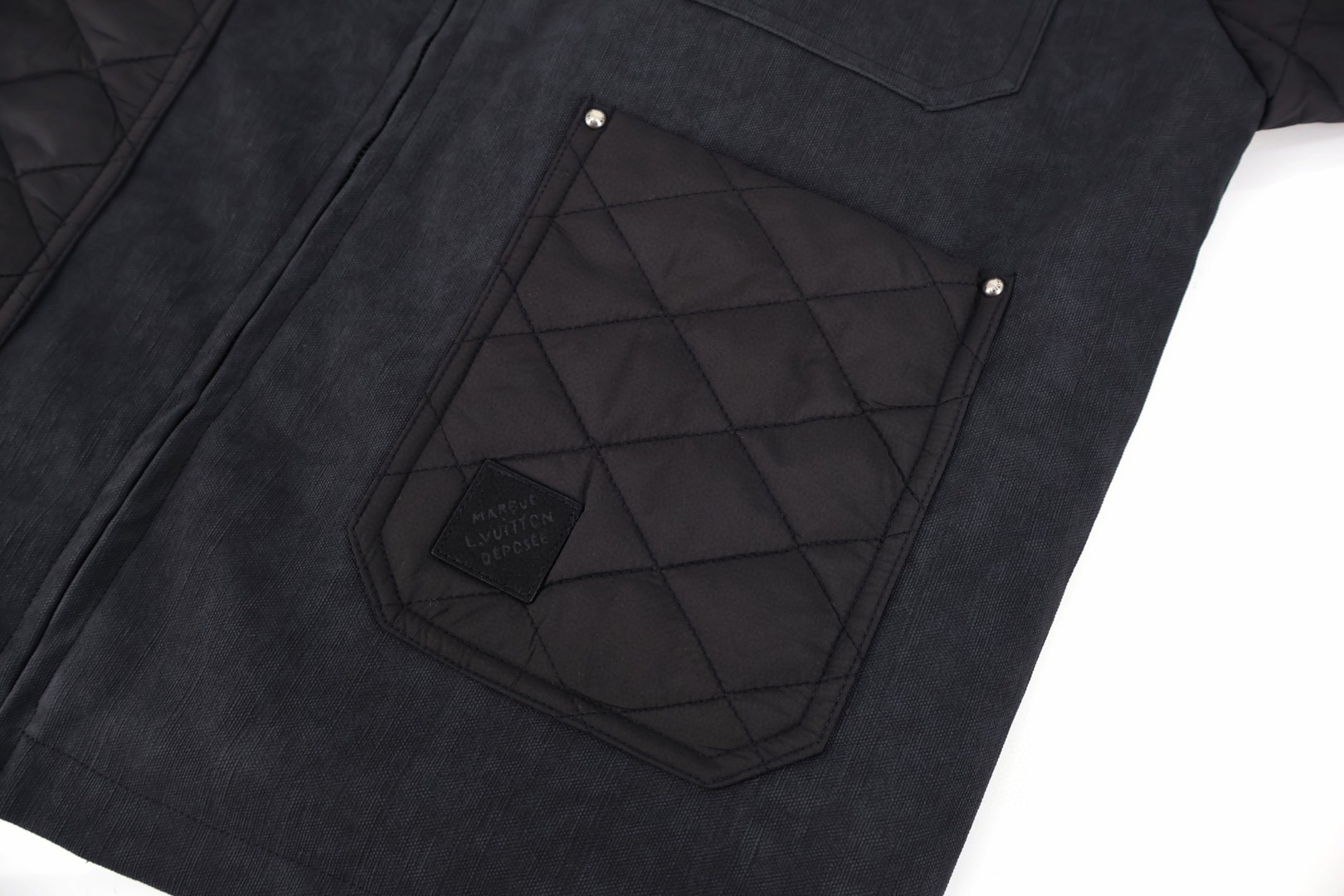 LOUIS VUITTON 路易威登 Nigo 联名款 拼接做旧牛皮菱格棉服 外套 夹克 黑色 B5 1AIMYN